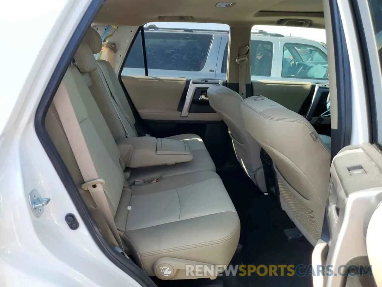 11 fotografías del automóvil dañado JTEZU5JR5L5219089 TOYOTA 4RUNNER 2020