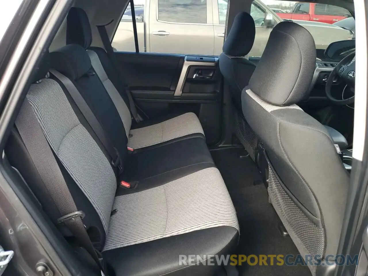 11 fotografías del automóvil dañado JTEZU5JR6L5220770 TOYOTA 4RUNNER 2020