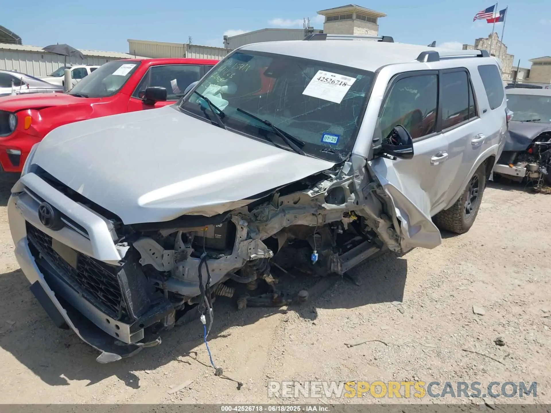 2 fotografías del automóvil dañado JTEZU5JR6L5224902 TOYOTA 4RUNNER 2020