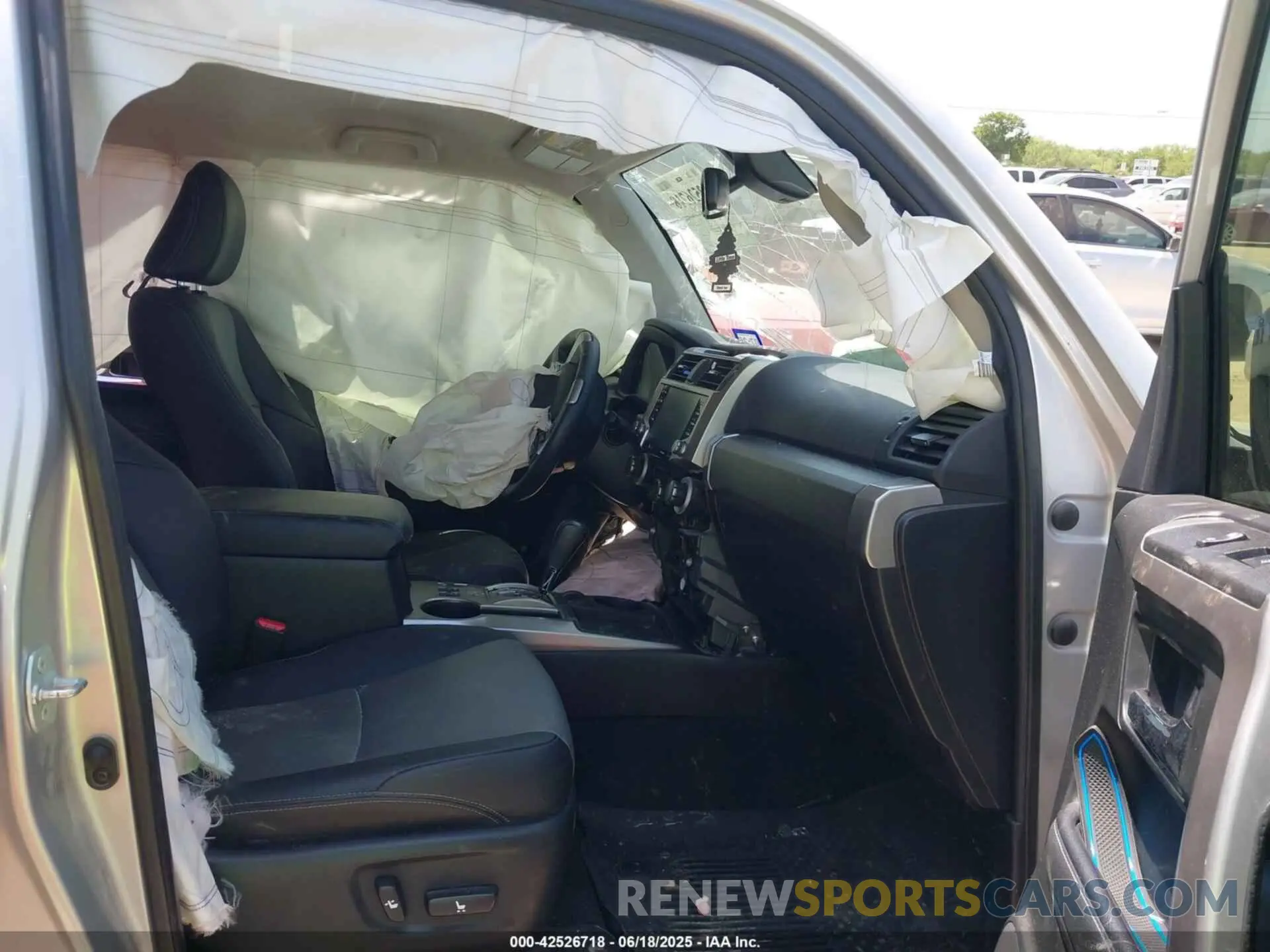 5 fotografías del automóvil dañado JTEZU5JR6L5224902 TOYOTA 4RUNNER 2020
