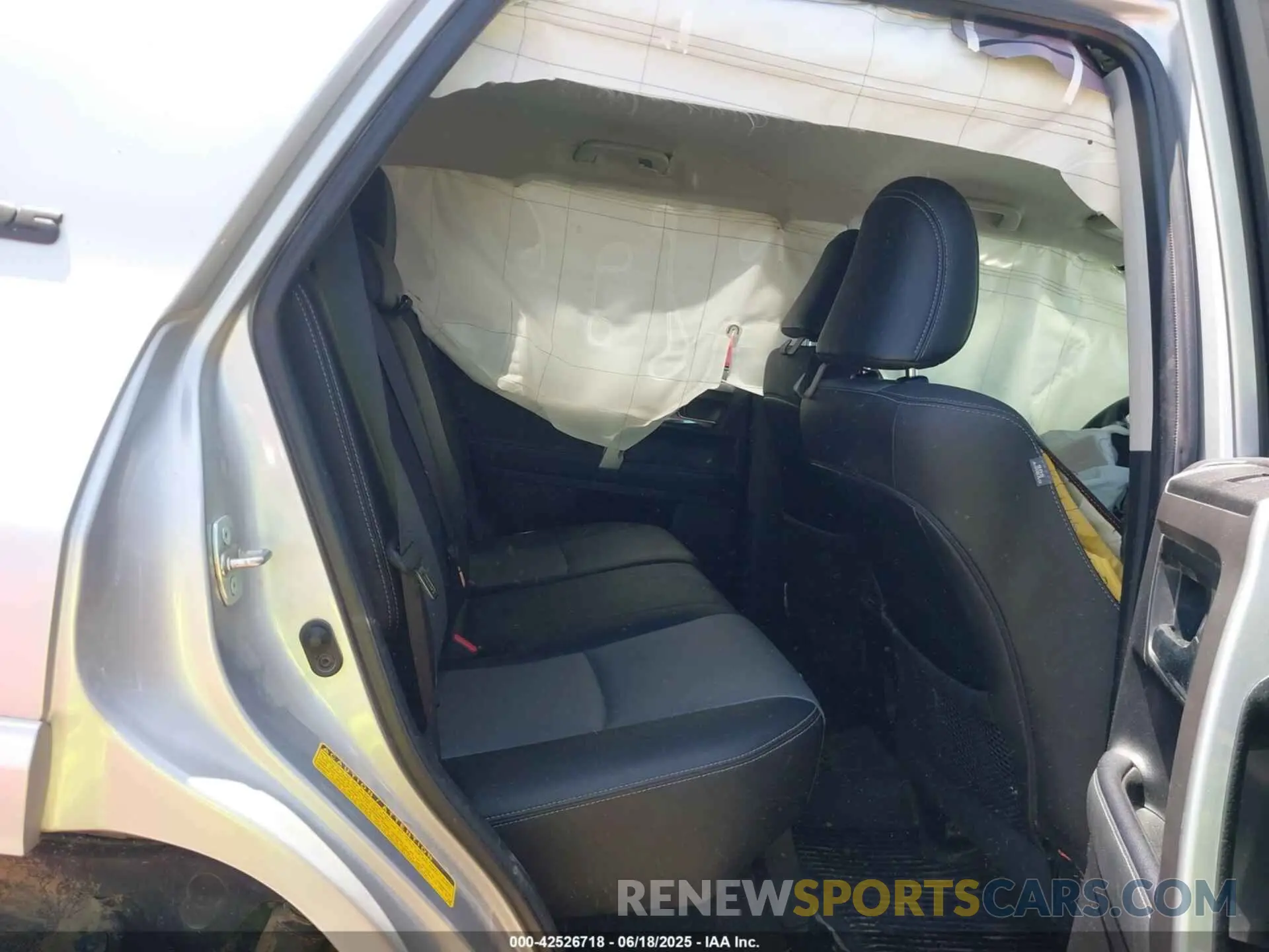 8 fotografías del automóvil dañado JTEZU5JR6L5224902 TOYOTA 4RUNNER 2020