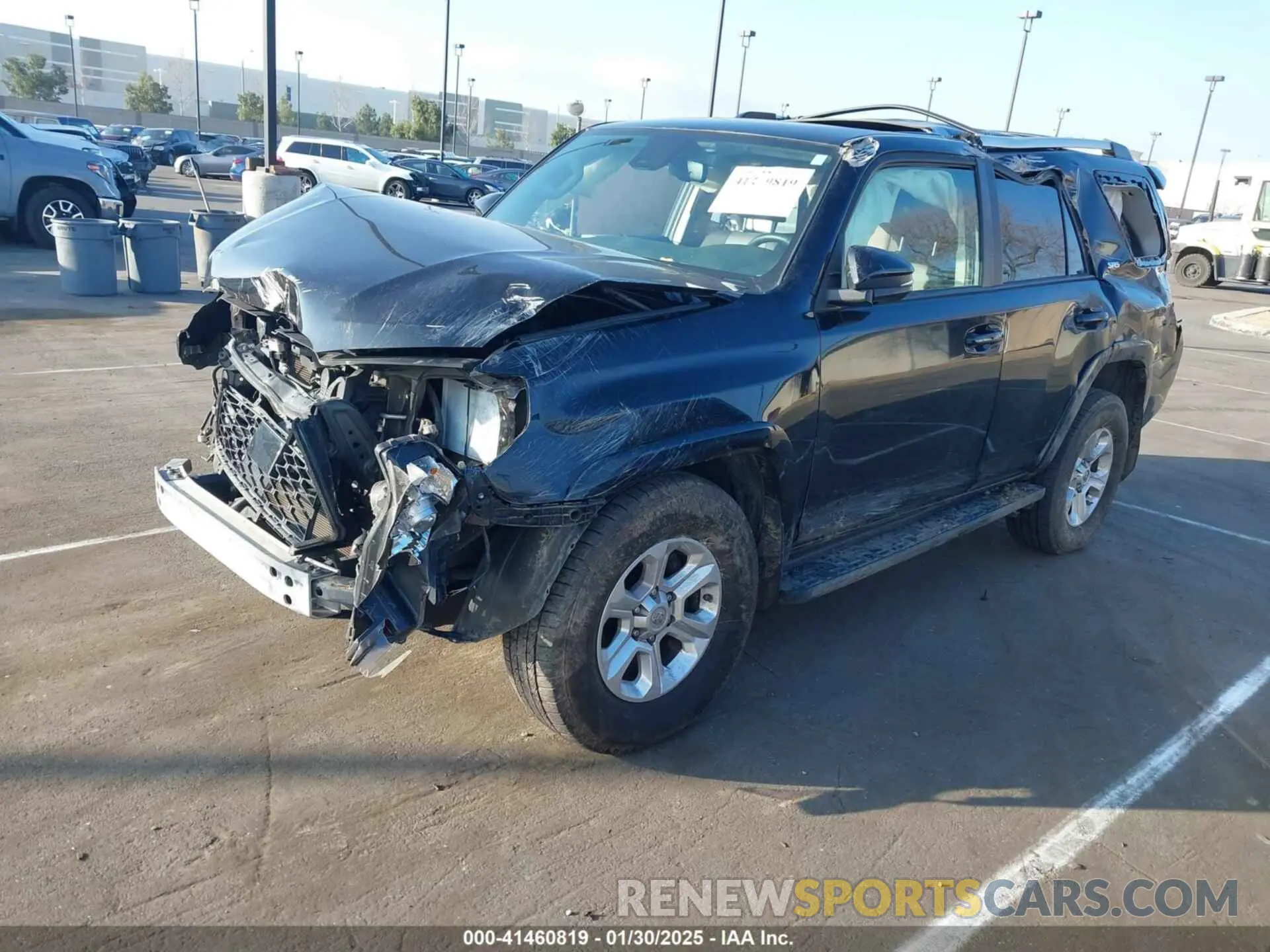 2 fotografías del automóvil dañado JTEZU5JR7L5226612 TOYOTA 4RUNNER 2020