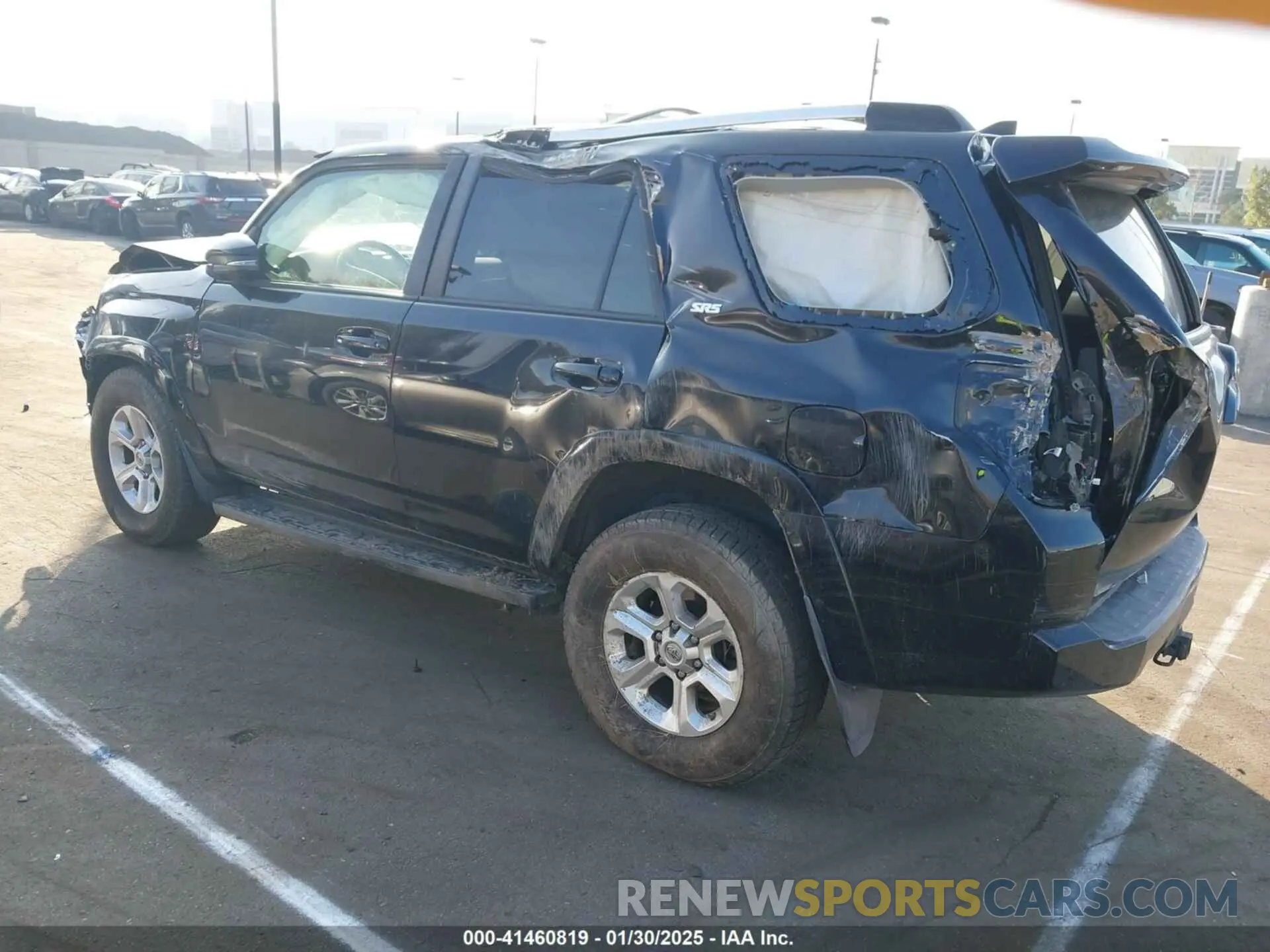 3 fotografías del automóvil dañado JTEZU5JR7L5226612 TOYOTA 4RUNNER 2020