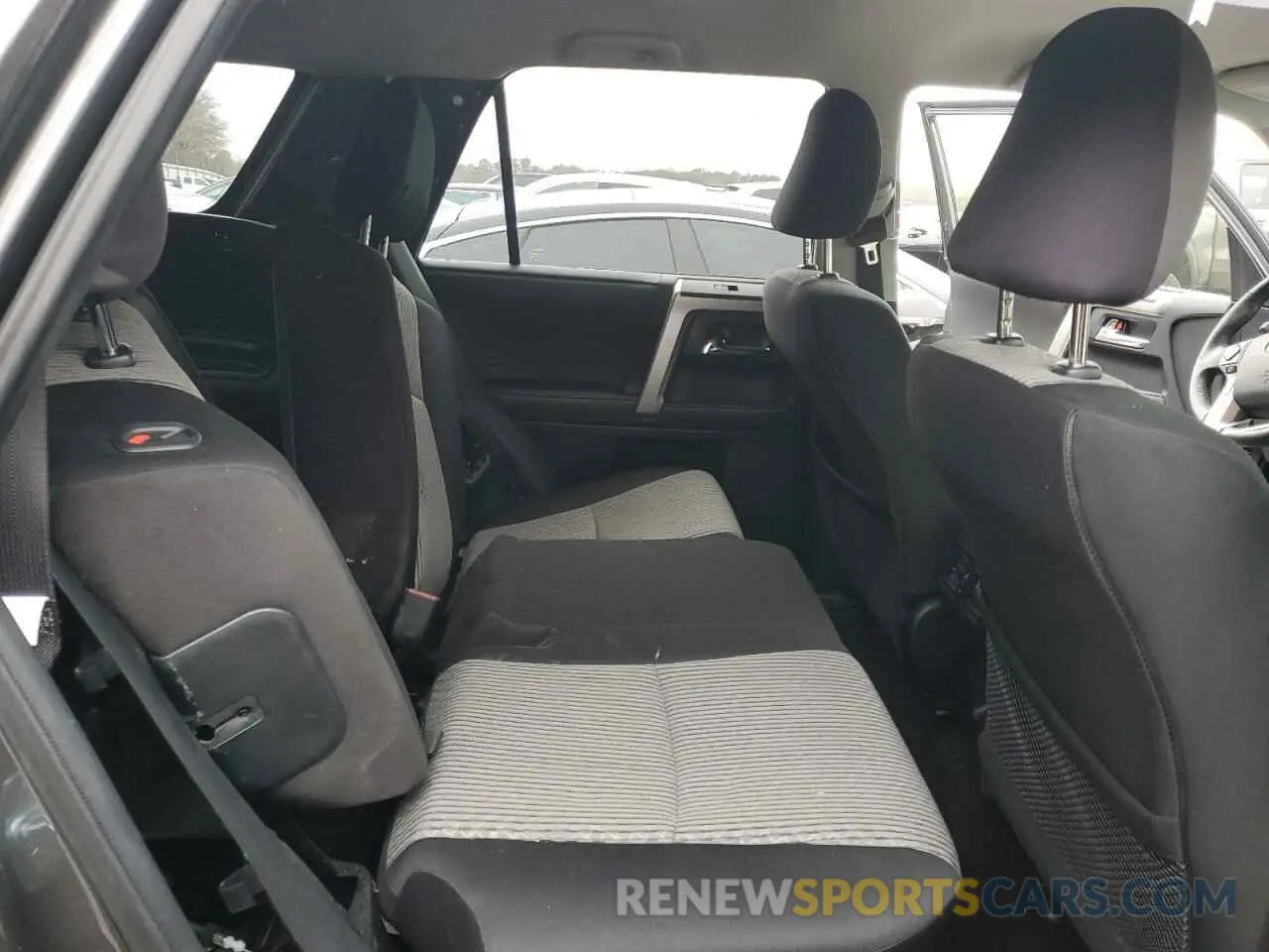 11 fotografías del automóvil dañado JTEZU5JR9L5227499 TOYOTA 4RUNNER 2020