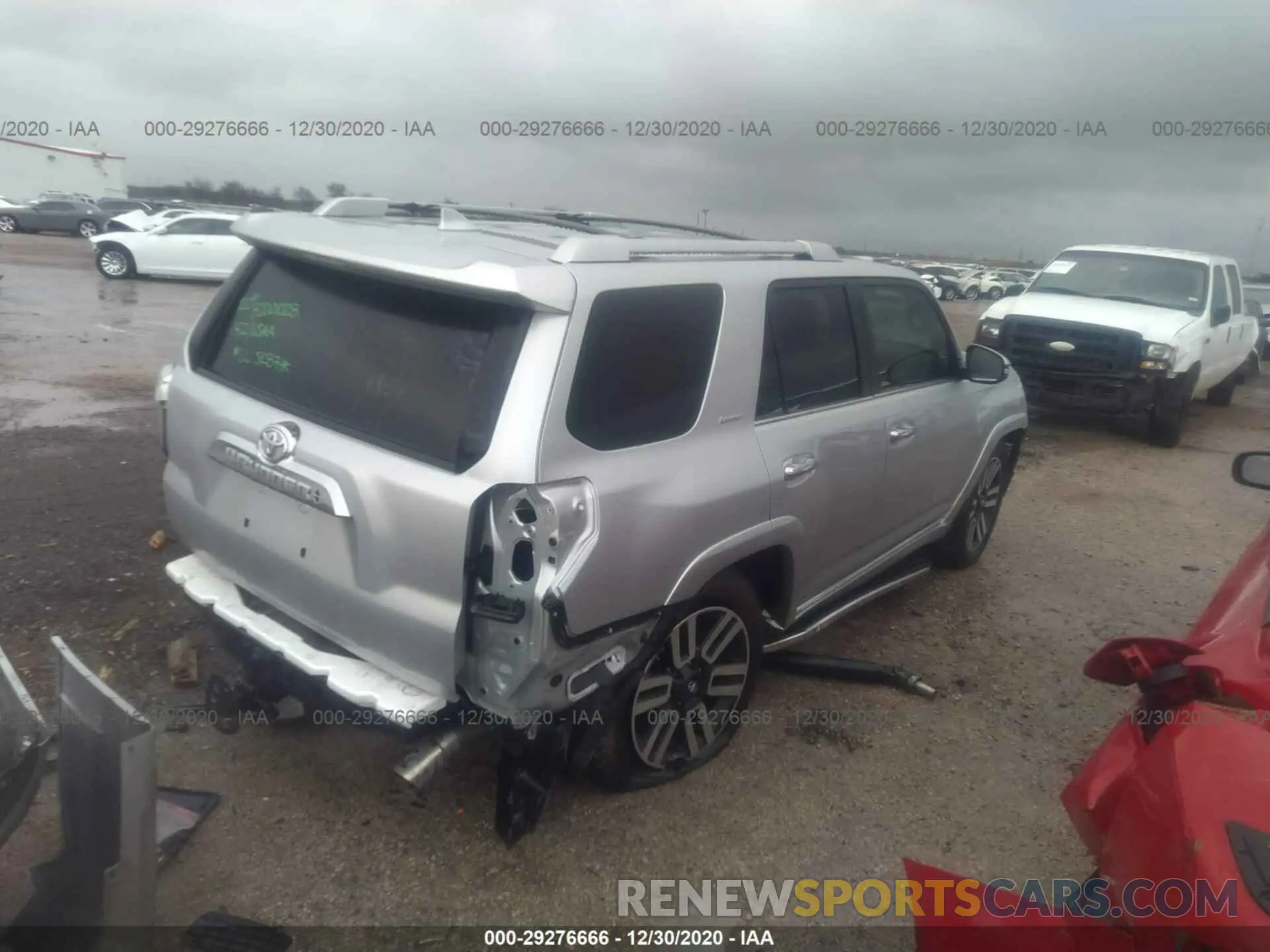 4 fotografías del automóvil dañado JTEZU5JRXL5222036 TOYOTA 4RUNNER 2020