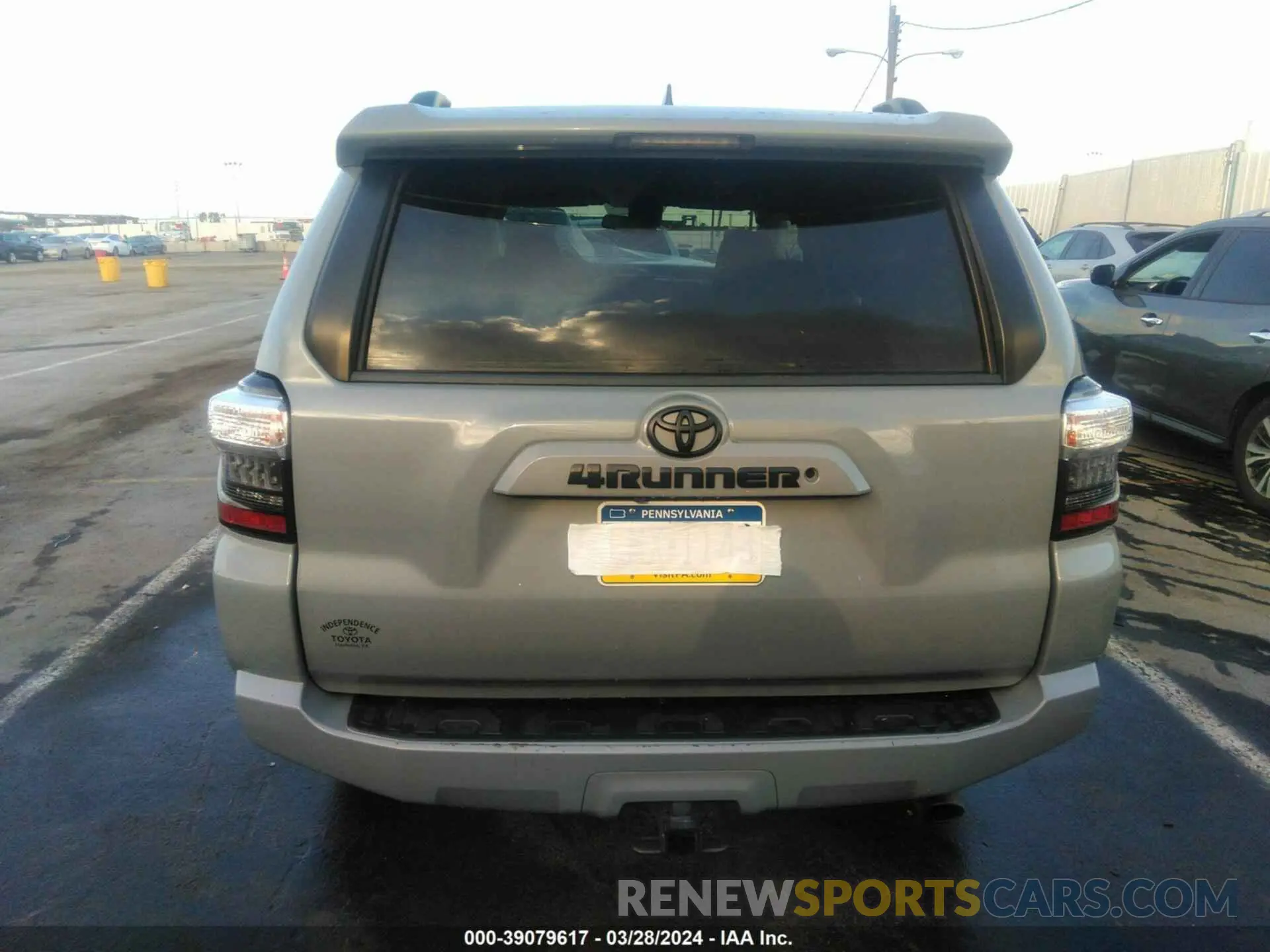 16 fotografías del automóvil dañado JTEBU5JR7M5857766 TOYOTA 4RUNNER 2021