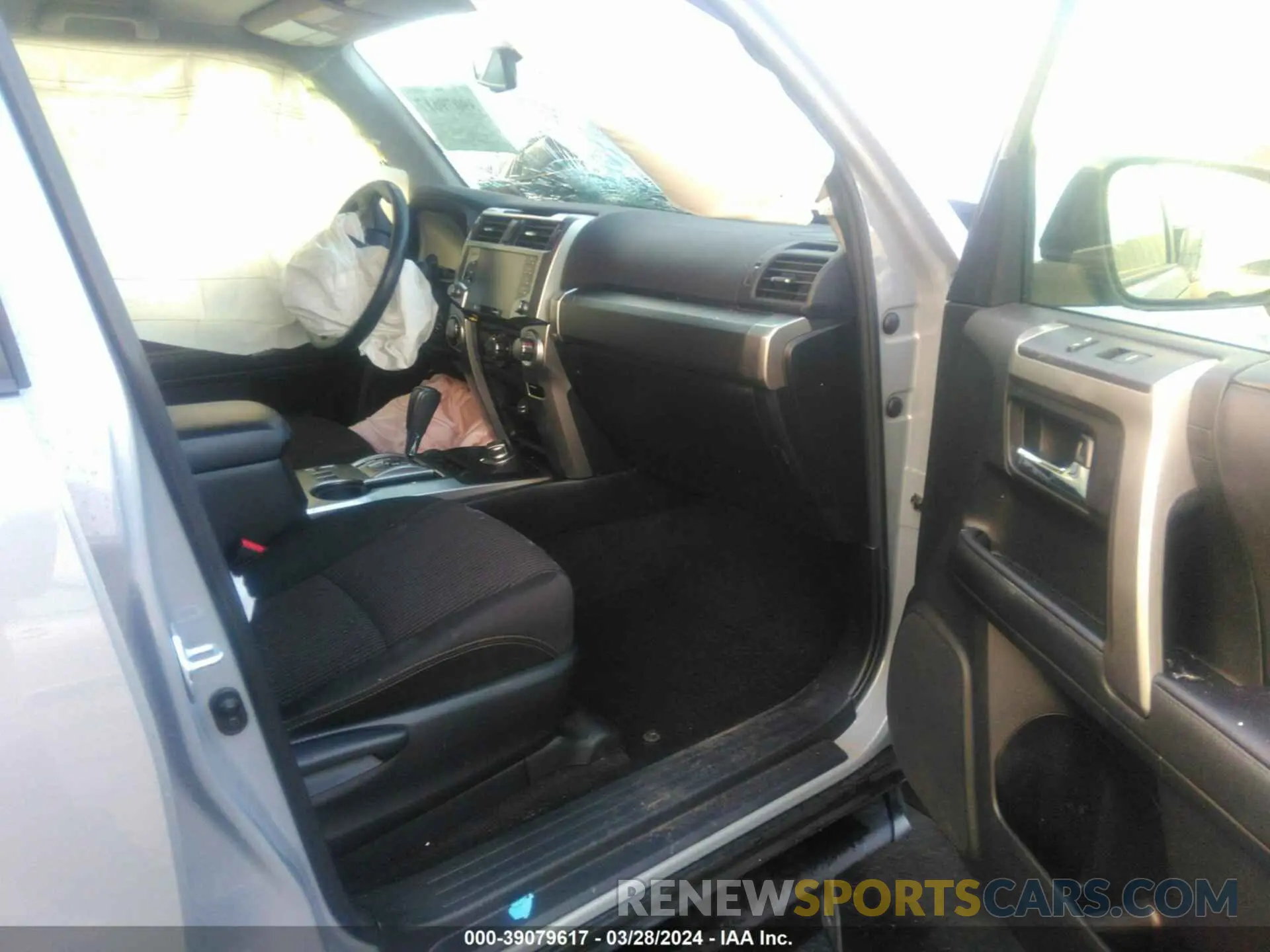 5 fotografías del automóvil dañado JTEBU5JR7M5857766 TOYOTA 4RUNNER 2021
