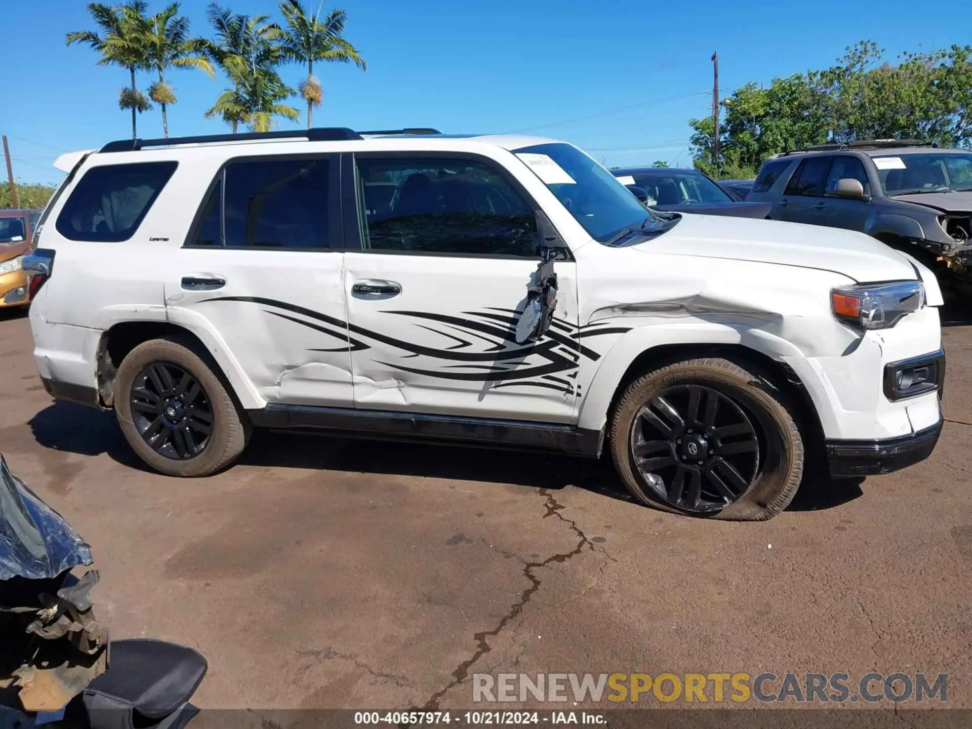 13 fotografías del automóvil dañado JTECU5JR5M5243660 TOYOTA 4RUNNER 2021