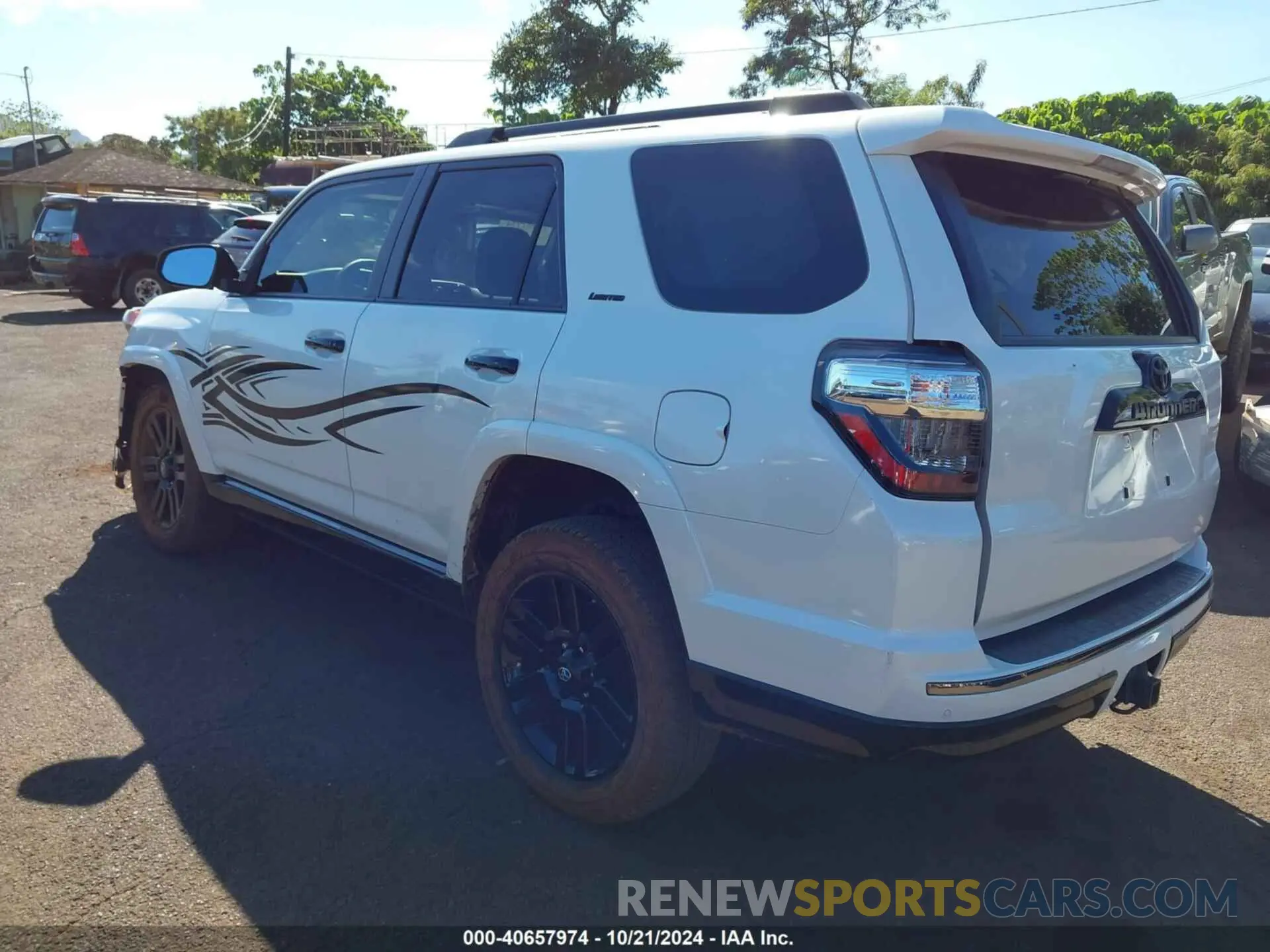 3 fotografías del automóvil dañado JTECU5JR5M5243660 TOYOTA 4RUNNER 2021