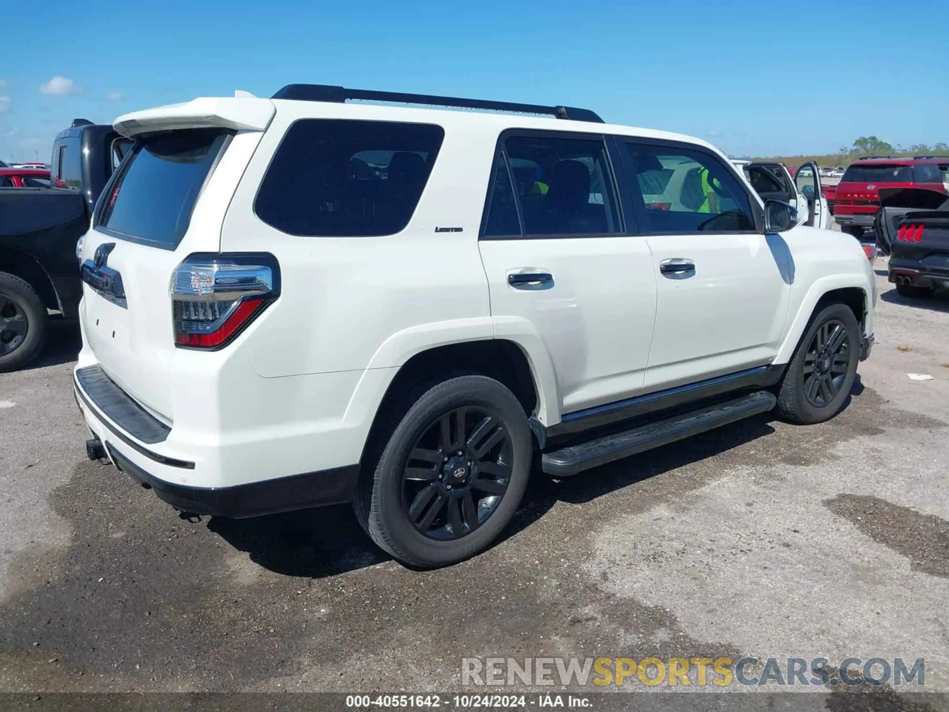 4 fotografías del automóvil dañado JTECU5JR7M5229632 TOYOTA 4RUNNER 2021
