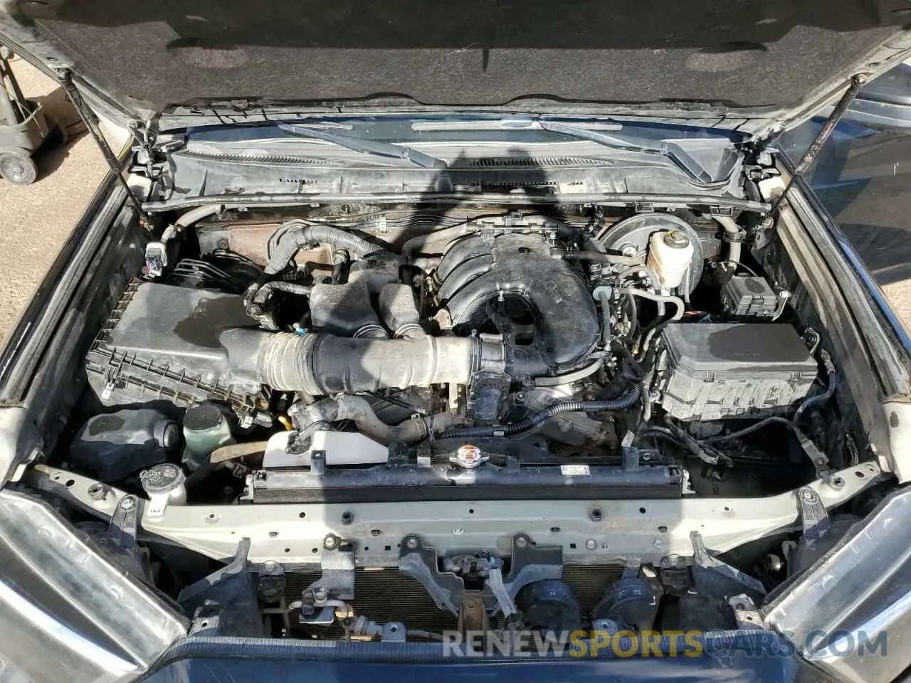 11 fotografías del automóvil dañado JTEEU5JR4M5242640 TOYOTA 4RUNNER 2021