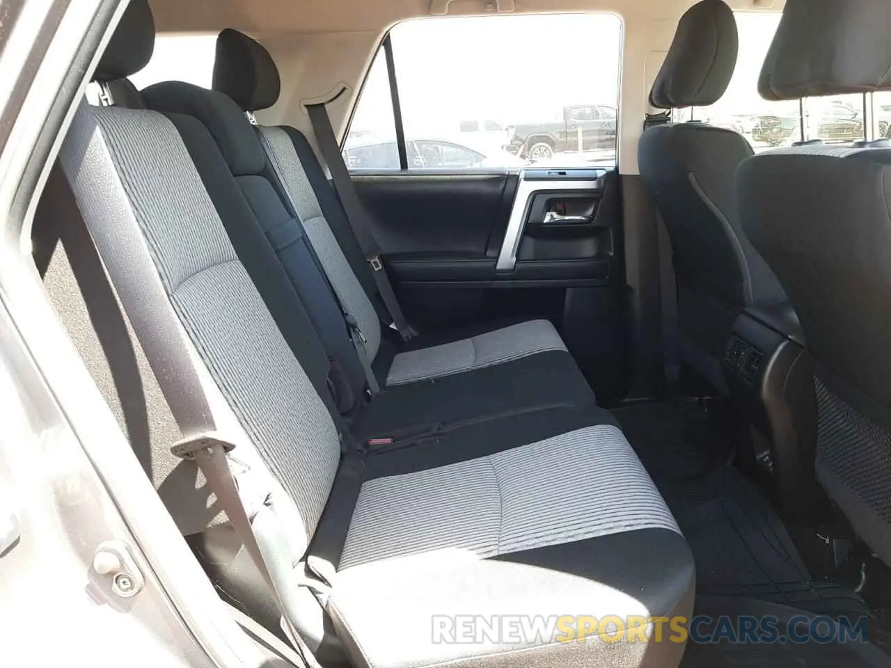 6 fotografías del automóvil dañado JTEEU5JR6M5230537 TOYOTA 4RUNNER 2021