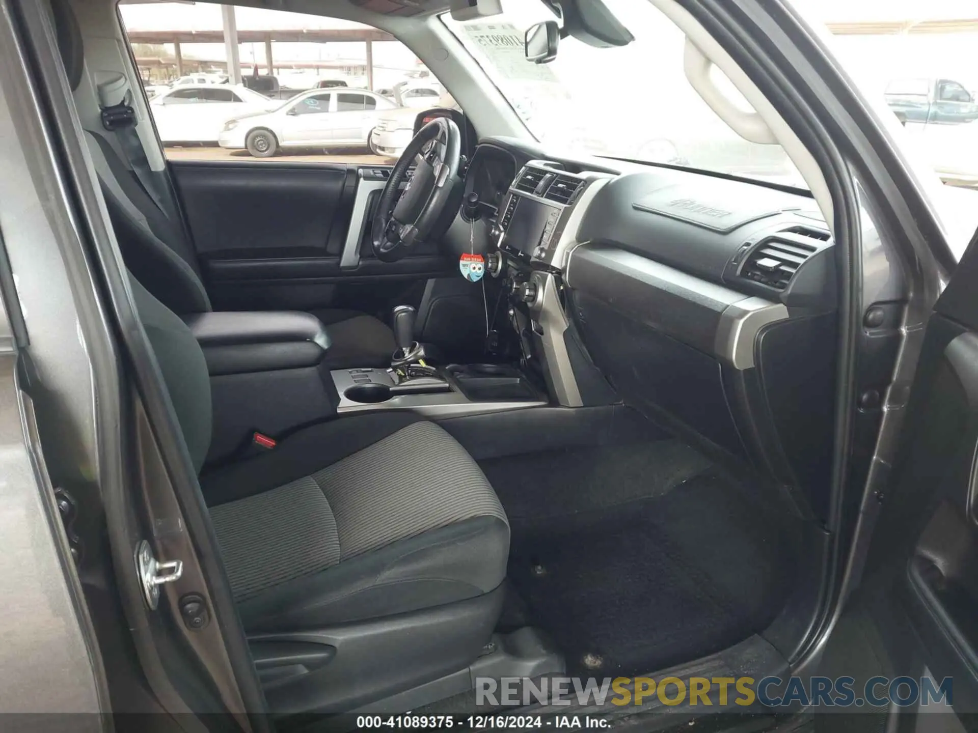 5 fotografías del automóvil dañado JTEEU5JR6M5238900 TOYOTA 4RUNNER 2021