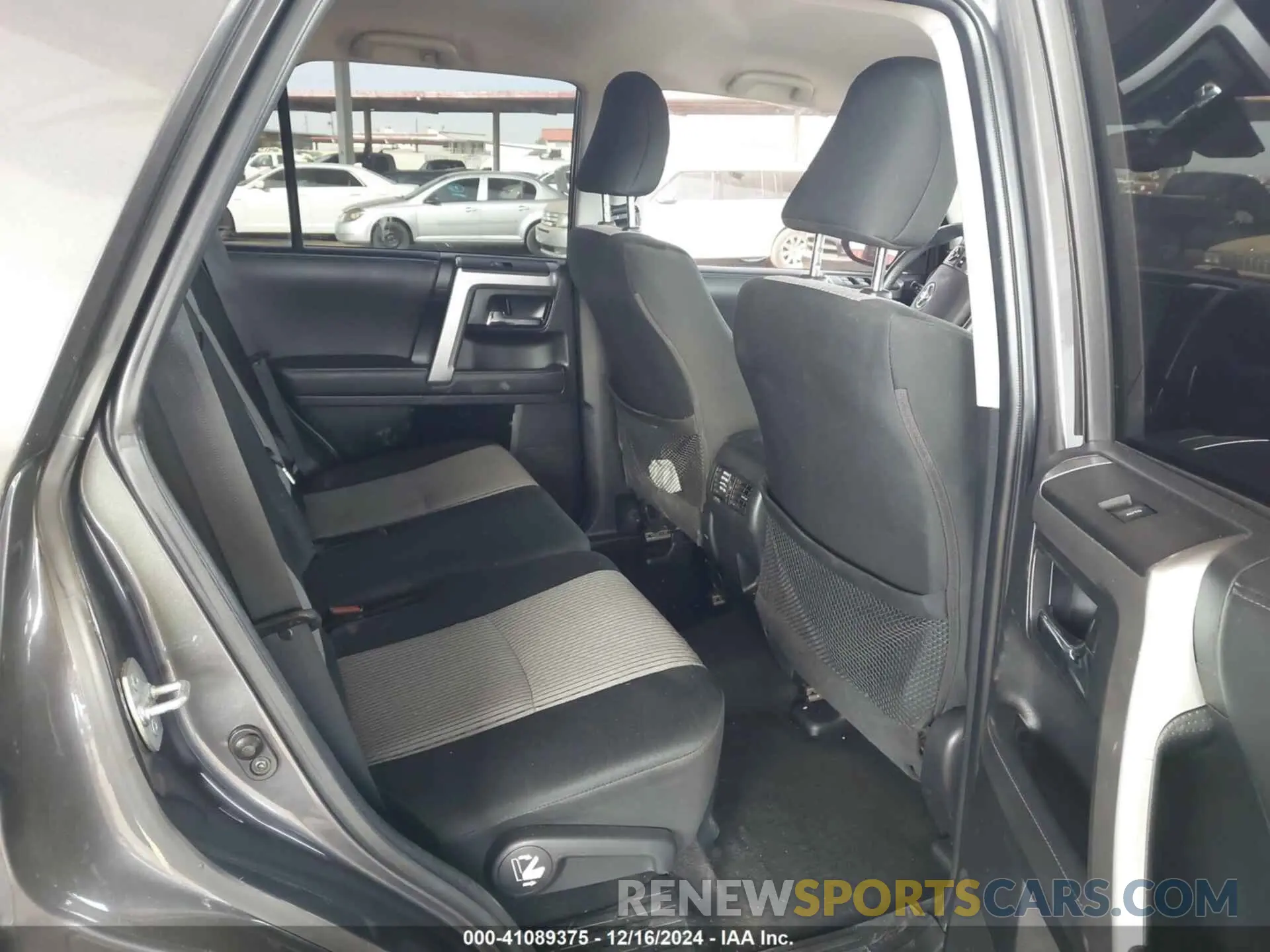 8 fotografías del automóvil dañado JTEEU5JR6M5238900 TOYOTA 4RUNNER 2021