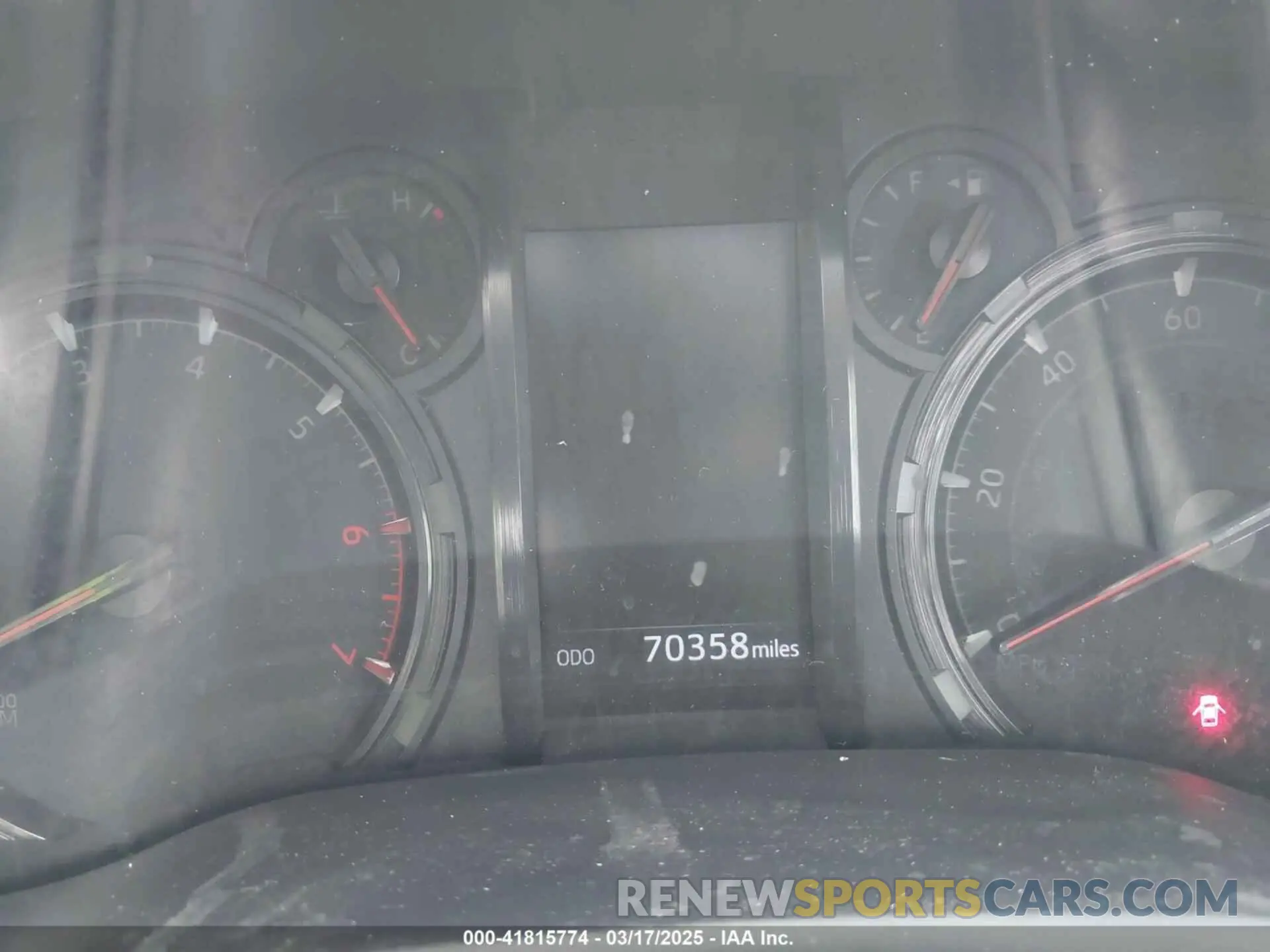 7 fotografías del automóvil dañado JTEEU5JR8M5235982 TOYOTA 4RUNNER 2021