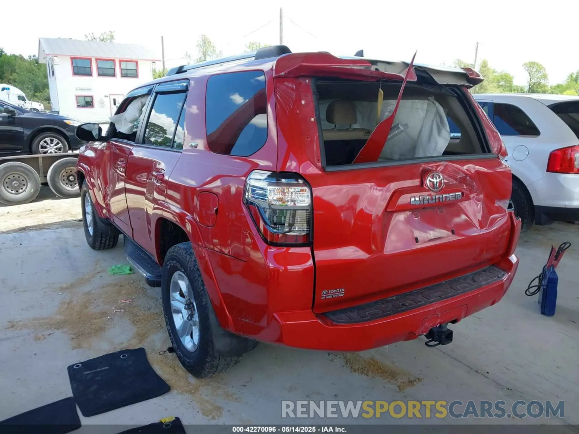 3 fotografías del automóvil dañado JTEEU5JR9M5232380 TOYOTA 4RUNNER 2021
