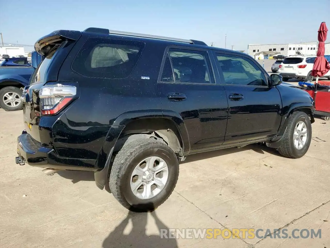 3 fotografías del automóvil dañado JTEEU5JR9M5236218 TOYOTA 4RUNNER 2021