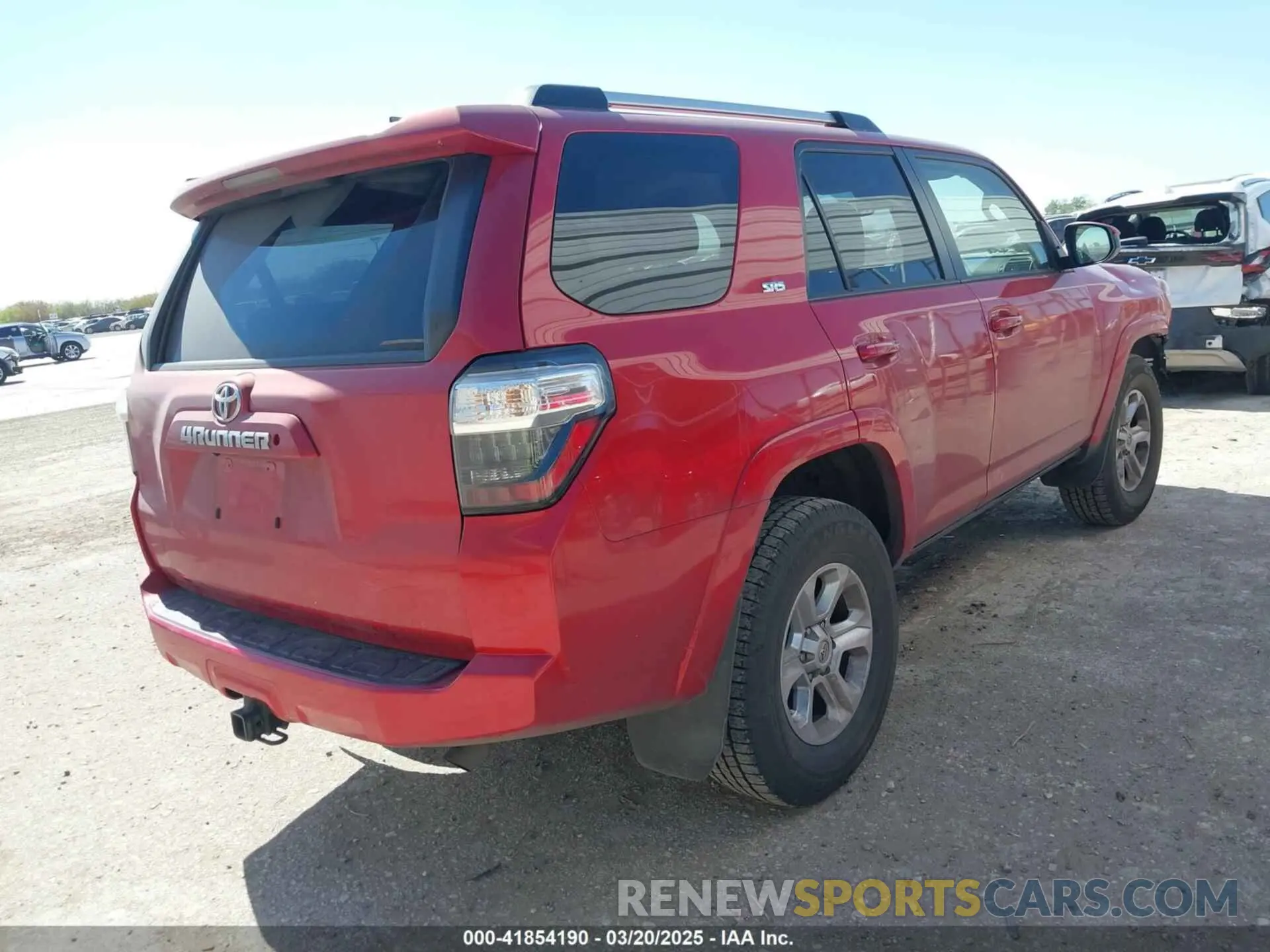 4 fotografías del automóvil dañado JTEEU5JR9M5236350 TOYOTA 4RUNNER 2021