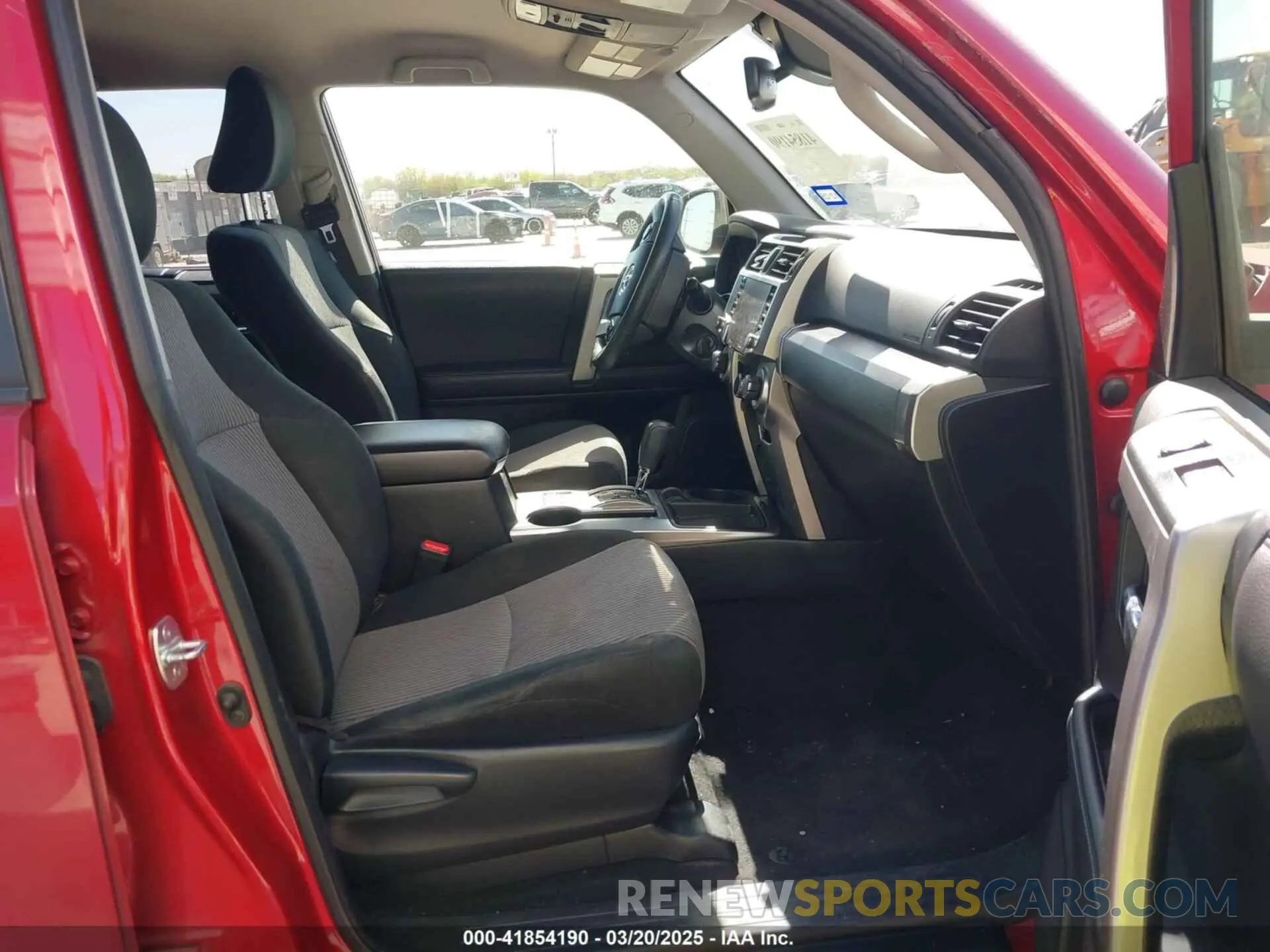 5 fotografías del automóvil dañado JTEEU5JR9M5236350 TOYOTA 4RUNNER 2021