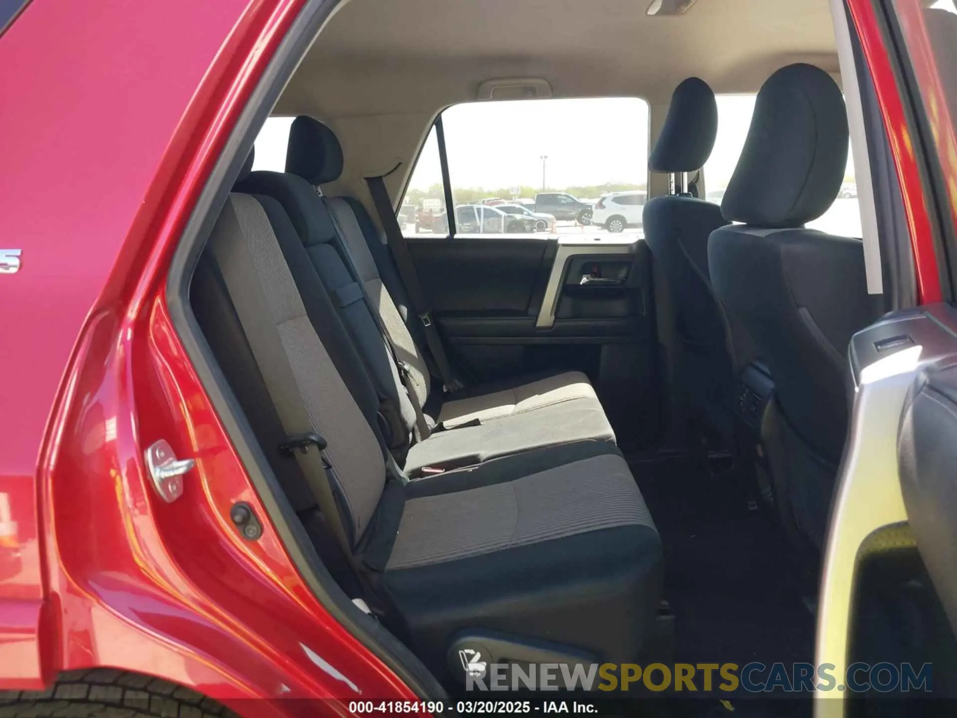 8 fotografías del automóvil dañado JTEEU5JR9M5236350 TOYOTA 4RUNNER 2021