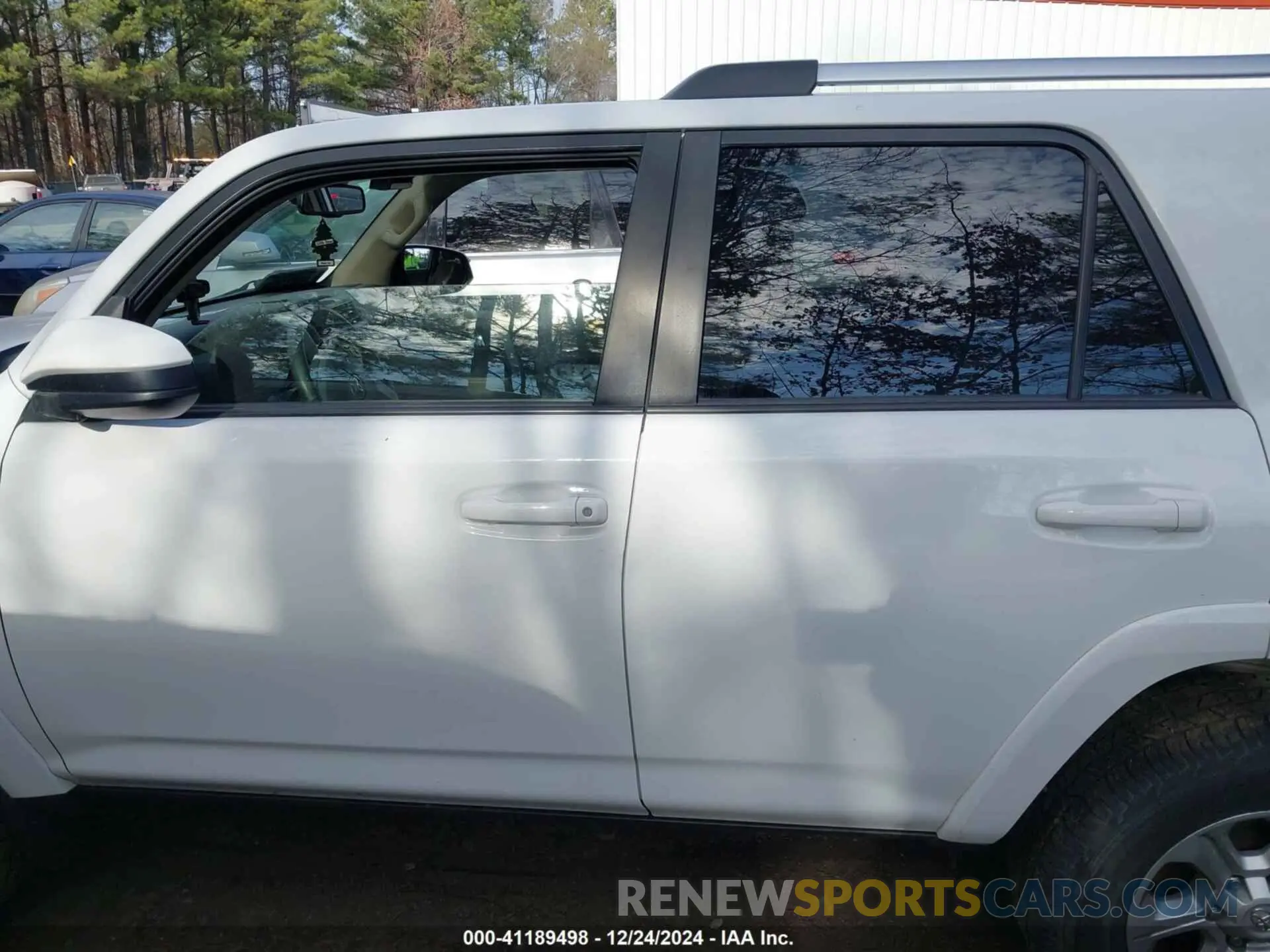 14 fotografías del automóvil dañado JTEEU5JR9M5238986 TOYOTA 4RUNNER 2021