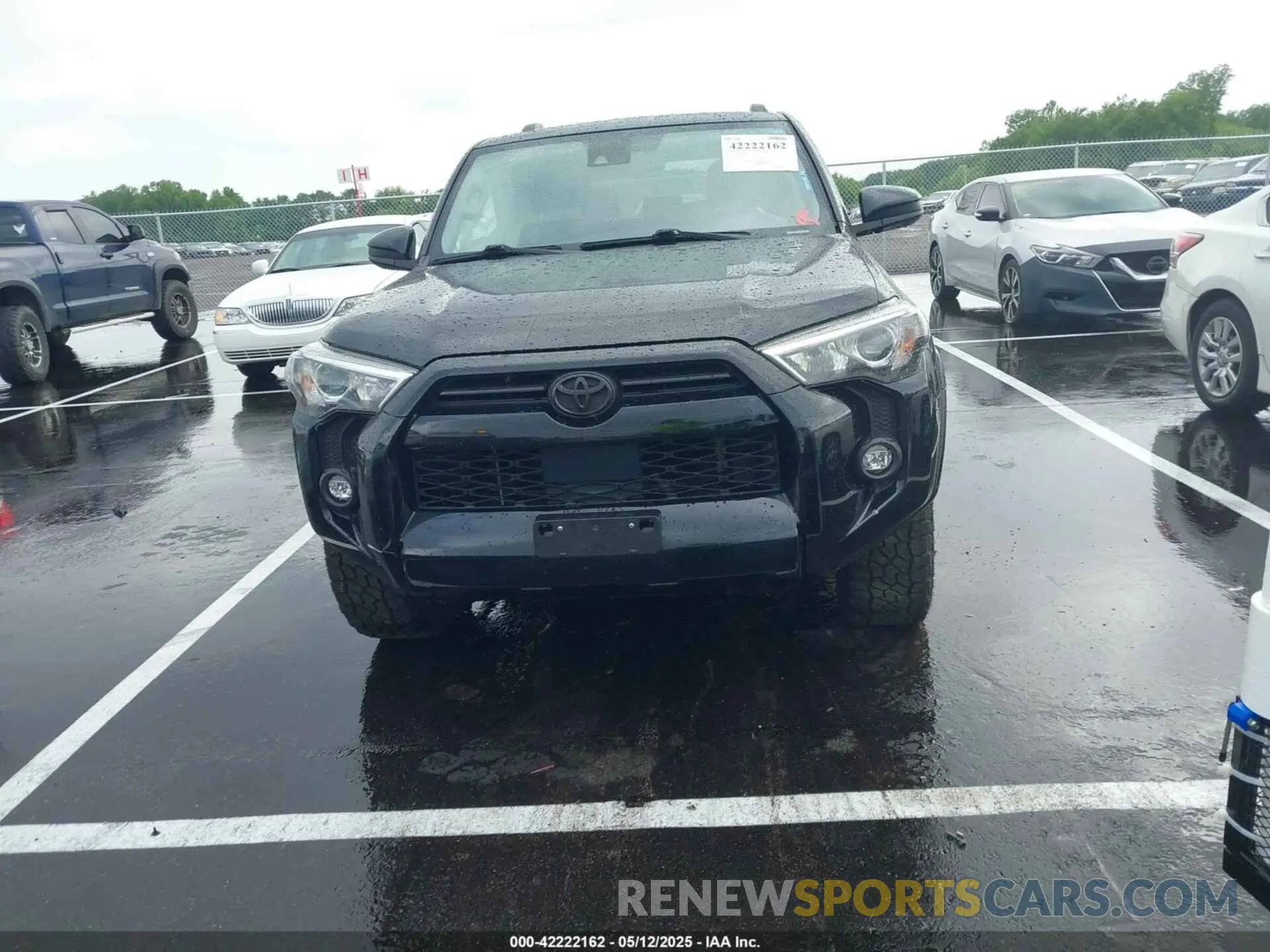 12 fotografías del automóvil dañado JTEEU5JRXM5239905 TOYOTA 4RUNNER 2021
