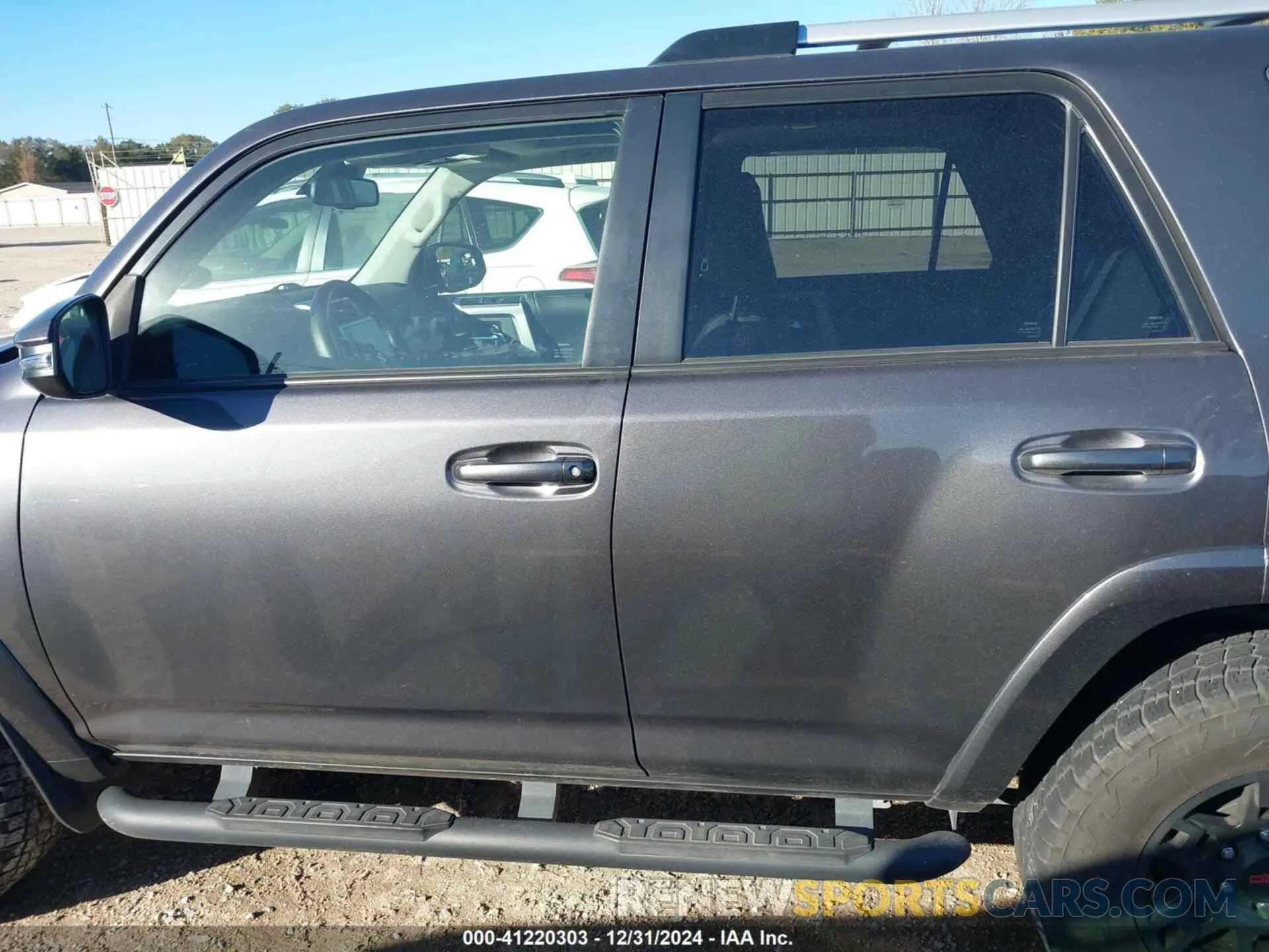 14 fotografías del automóvil dañado JTEFU5JR2M5239305 TOYOTA 4RUNNER 2021