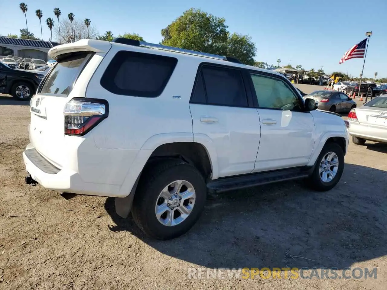 3 fotografías del automóvil dañado JTEFU5JR3M5246389 TOYOTA 4RUNNER 2021