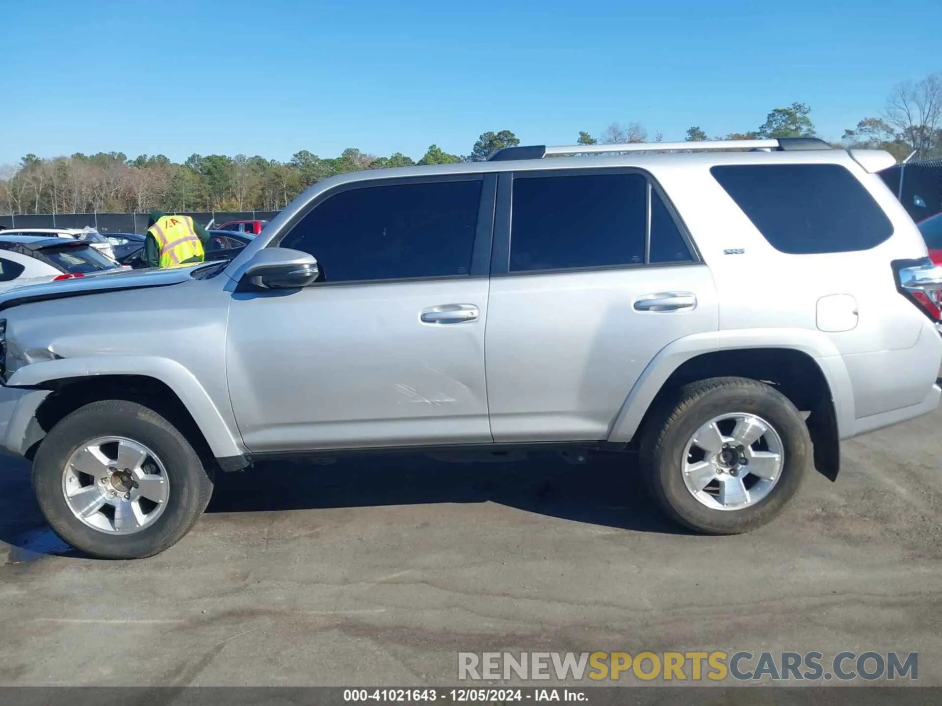 15 fotografías del automóvil dañado JTEFU5JR6M5235323 TOYOTA 4RUNNER 2021
