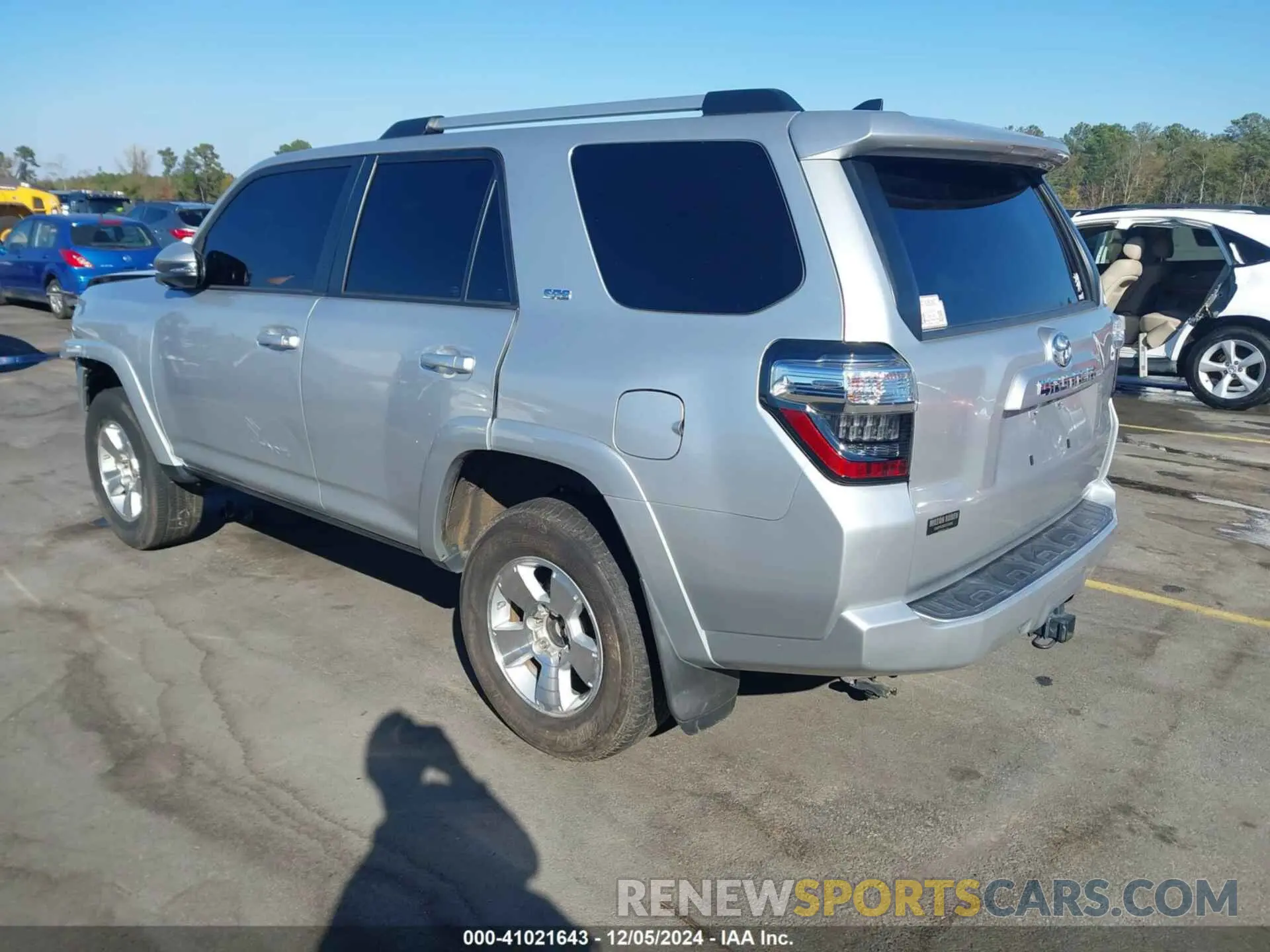 3 fotografías del automóvil dañado JTEFU5JR6M5235323 TOYOTA 4RUNNER 2021