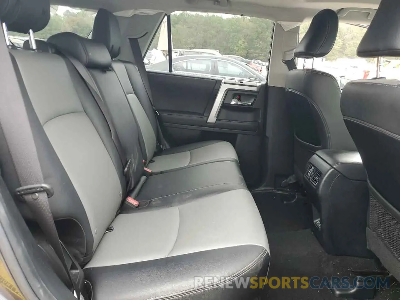 11 fotografías del automóvil dañado JTEFU5JR9M5244243 TOYOTA 4RUNNER 2021