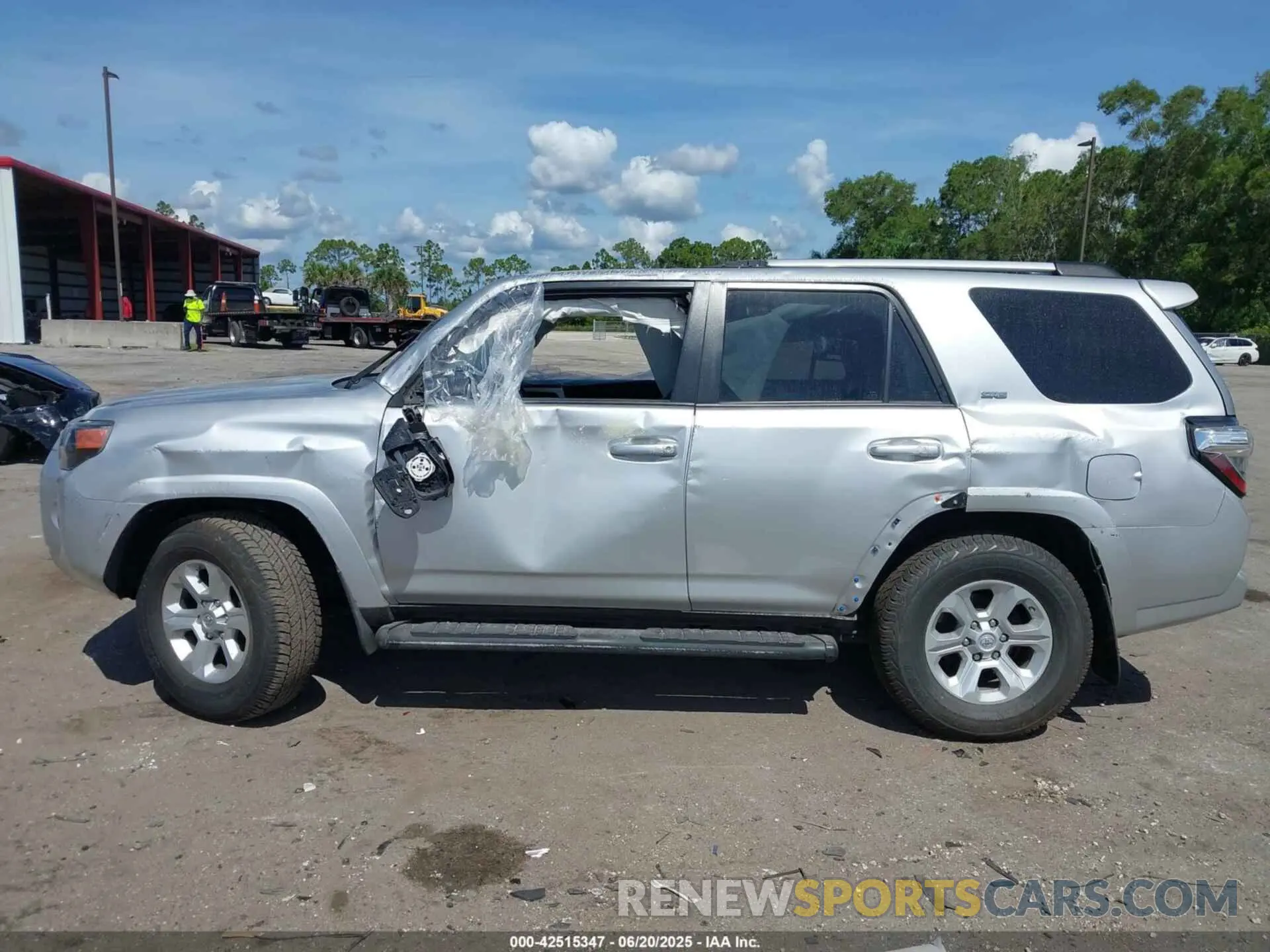 14 fotografías del automóvil dañado JTEFU5JRXM5232974 TOYOTA 4RUNNER 2021