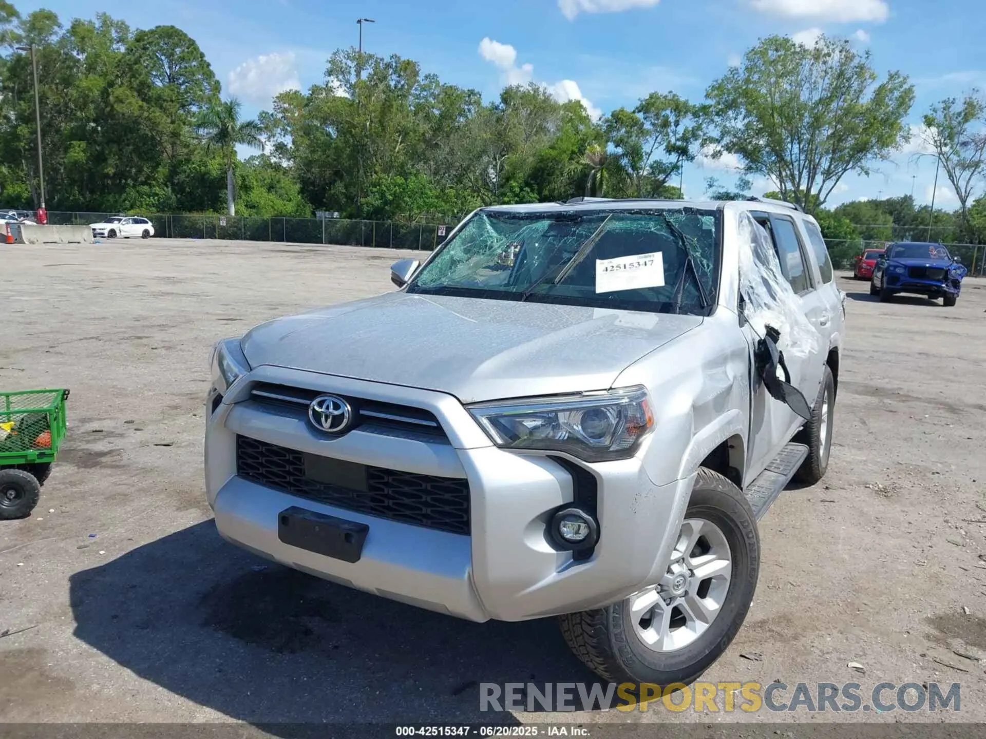 6 fotografías del automóvil dañado JTEFU5JRXM5232974 TOYOTA 4RUNNER 2021