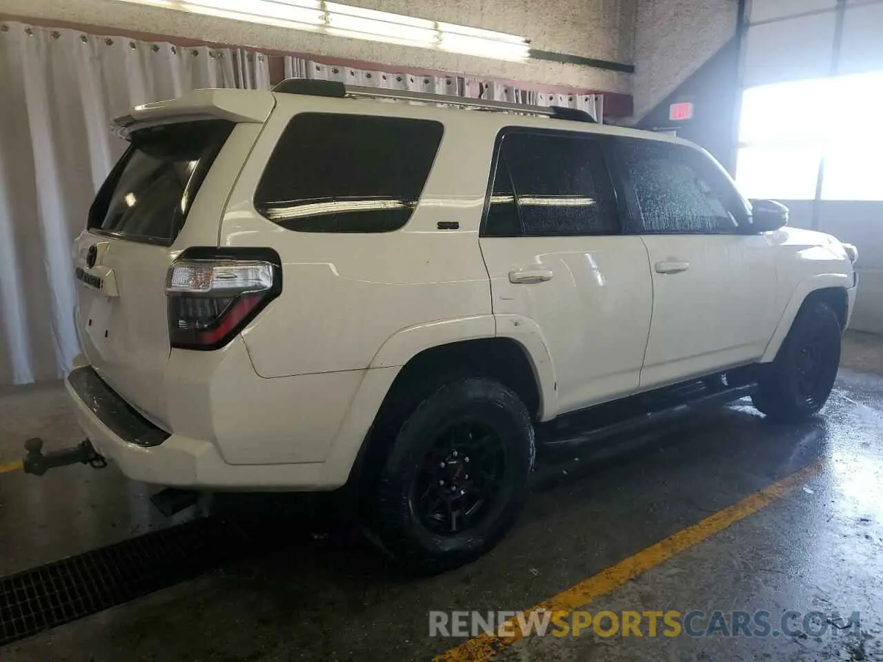 3 fotografías del automóvil dañado JTEFU5JRXM5236619 TOYOTA 4RUNNER 2021