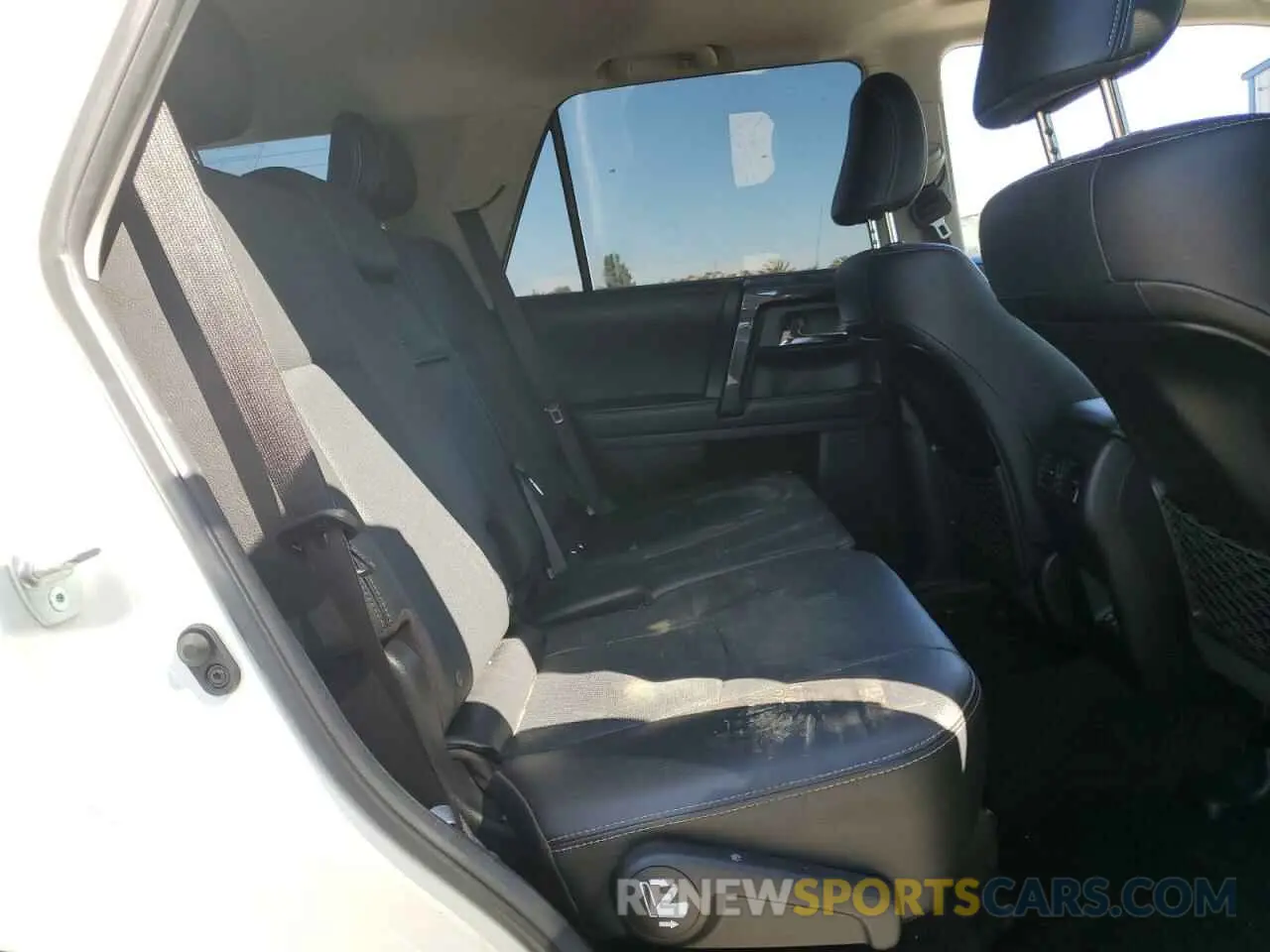 11 fotografías del automóvil dañado JTEJU5JR8M5965583 TOYOTA 4RUNNER 2021