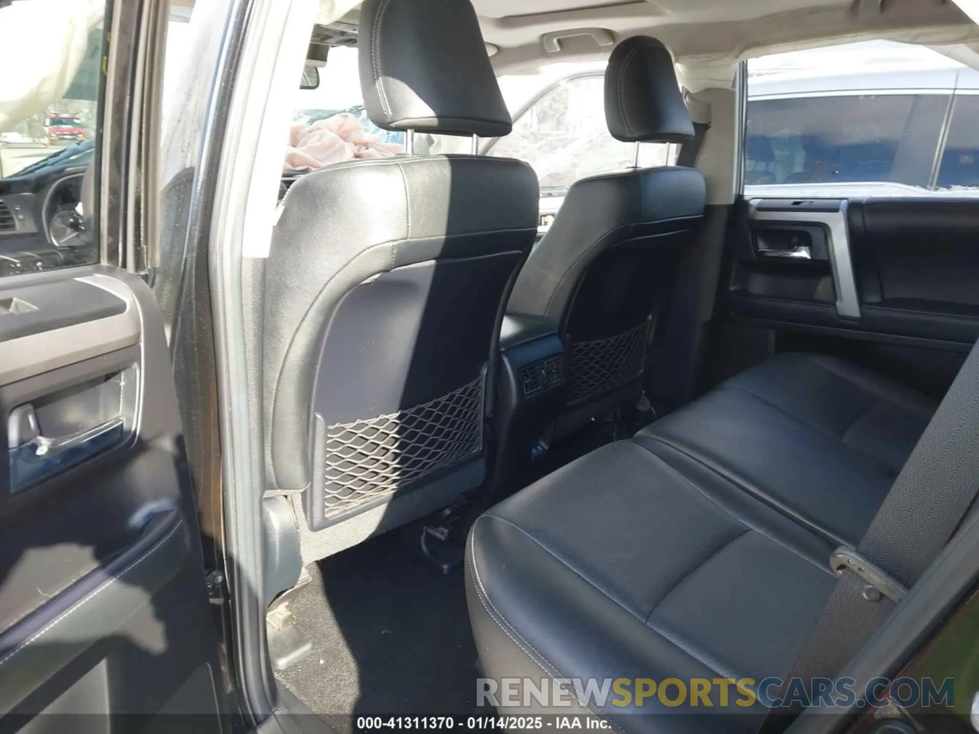 8 fotografías del automóvil dañado JTEKU5JR2M5862180 TOYOTA 4RUNNER 2021