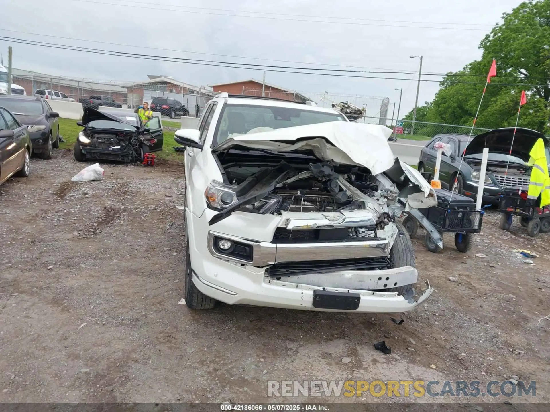 6 fotografías del automóvil dañado JTEKU5JR3M5885466 TOYOTA 4RUNNER 2021