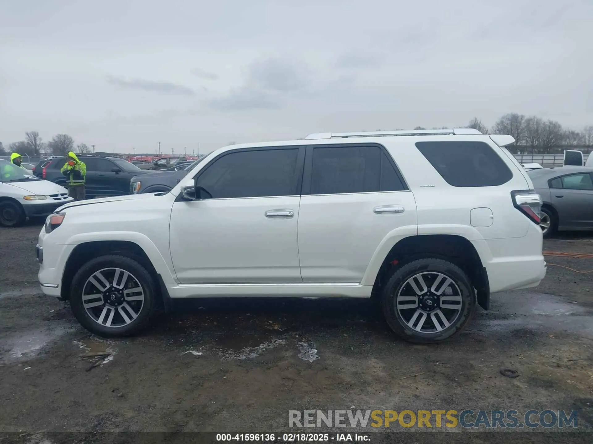14 fotografías del automóvil dañado JTEKU5JR4M5892698 TOYOTA 4RUNNER 2021