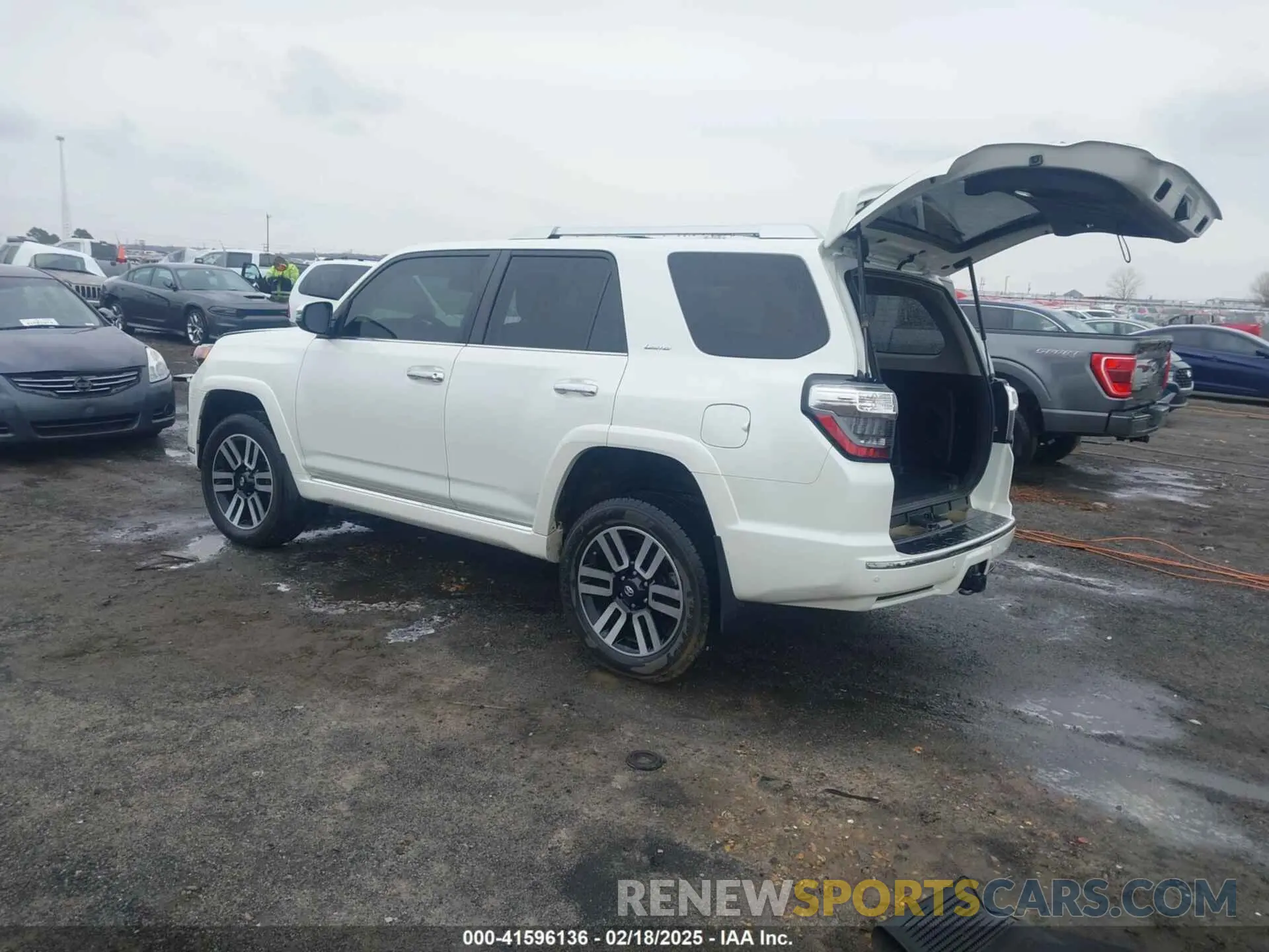 3 fotografías del automóvil dañado JTEKU5JR4M5892698 TOYOTA 4RUNNER 2021