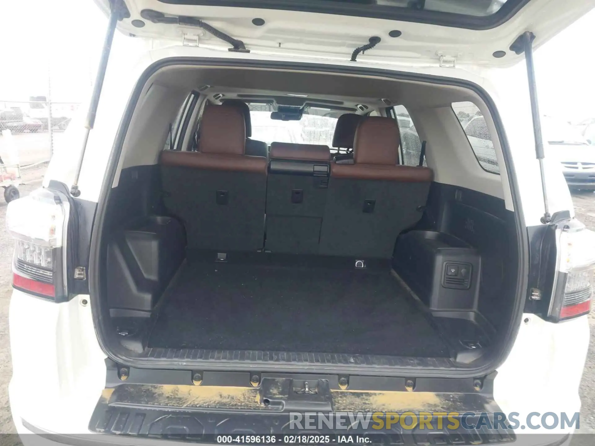 8 fotografías del automóvil dañado JTEKU5JR4M5892698 TOYOTA 4RUNNER 2021