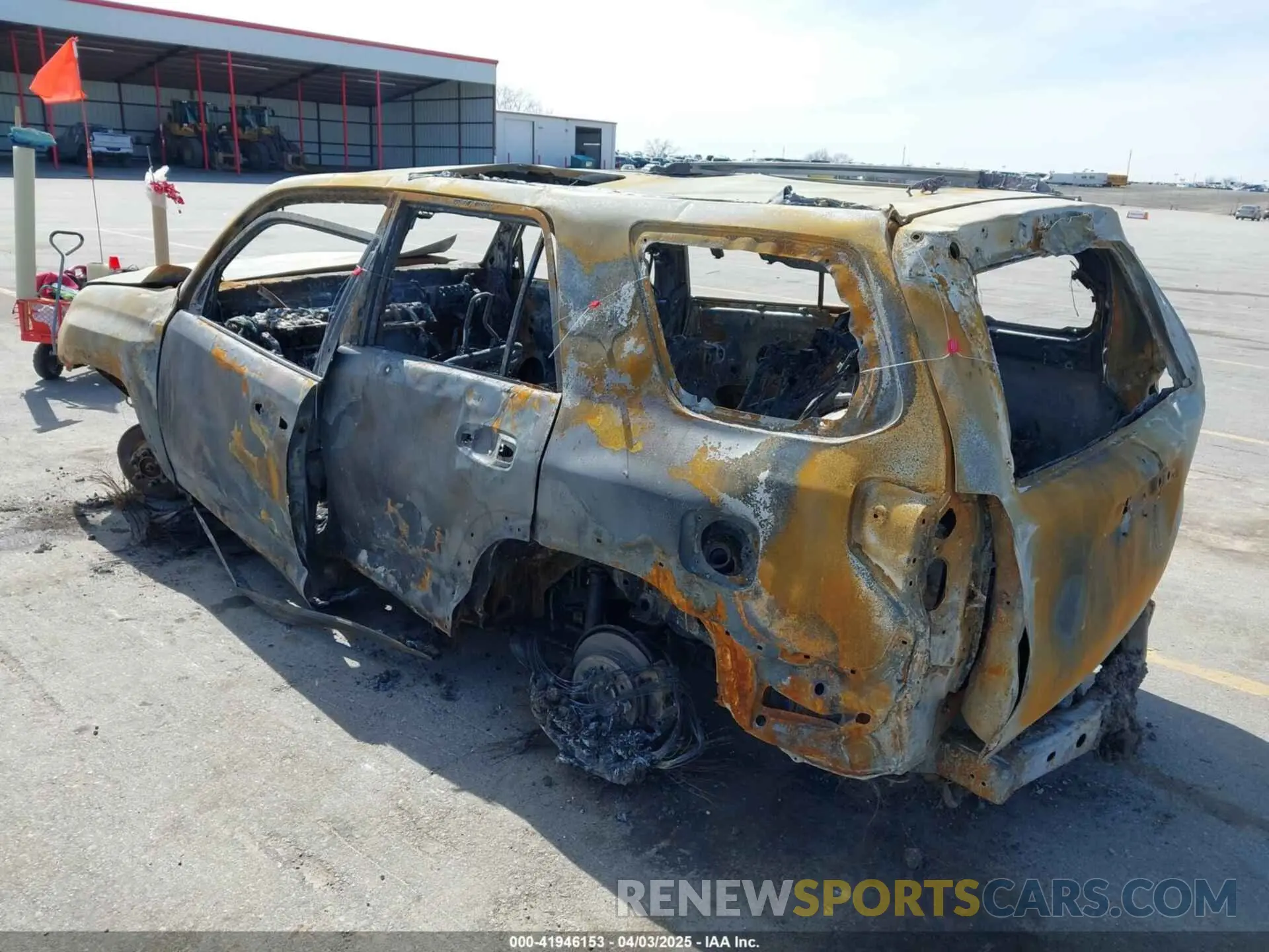 3 fotografías del automóvil dañado JTEKU5JR5M5946672 TOYOTA 4RUNNER 2021