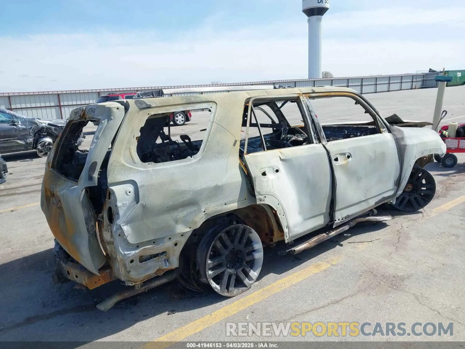 4 fotografías del automóvil dañado JTEKU5JR5M5946672 TOYOTA 4RUNNER 2021