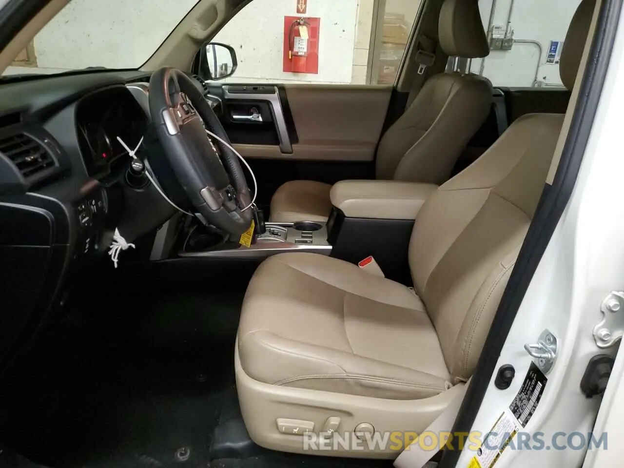7 fotografías del automóvil dañado JTEKU5JR8M5888427 TOYOTA 4RUNNER 2021