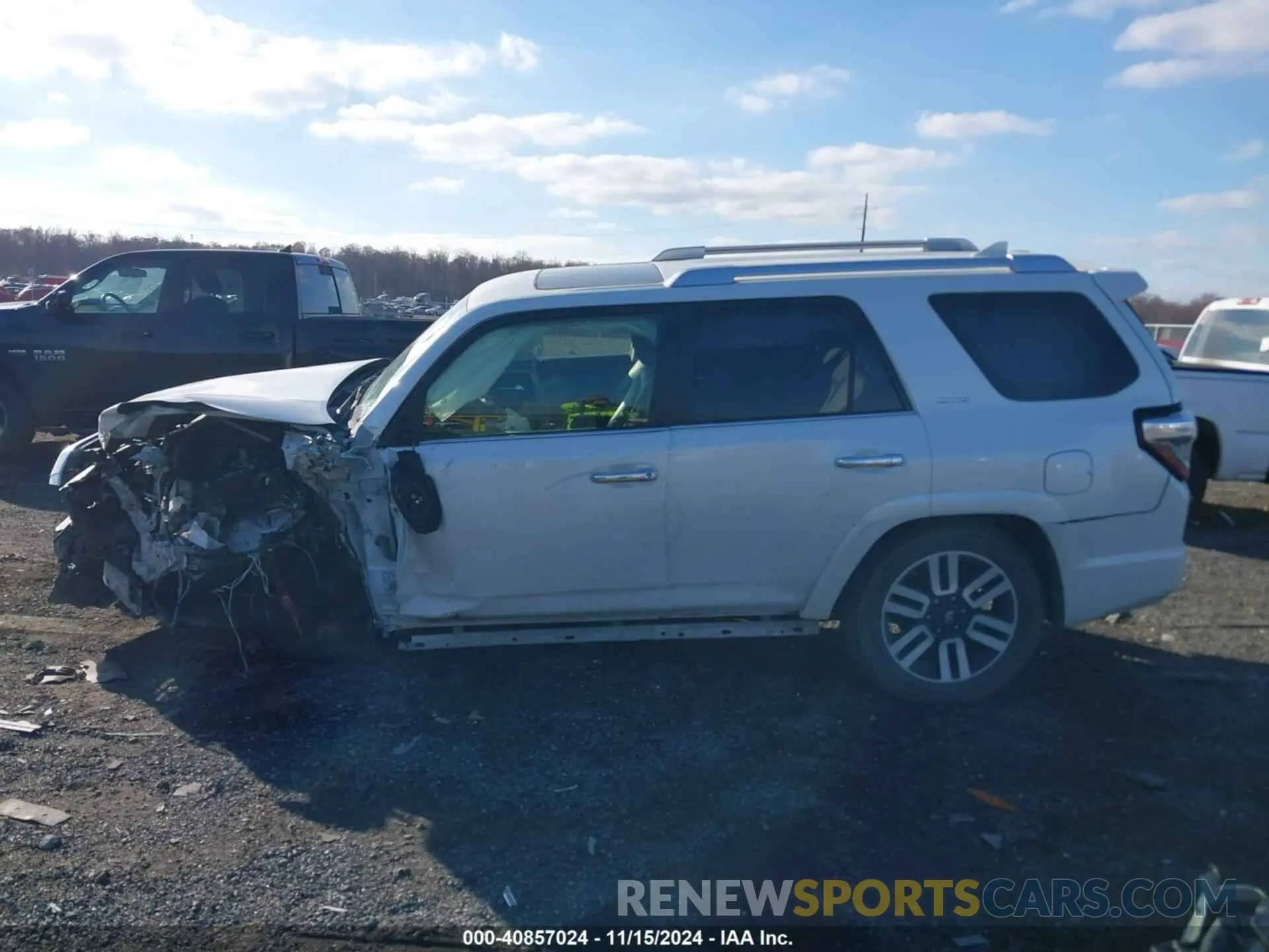 14 fotografías del automóvil dañado JTEKU5JR9M5881745 TOYOTA 4RUNNER 2021