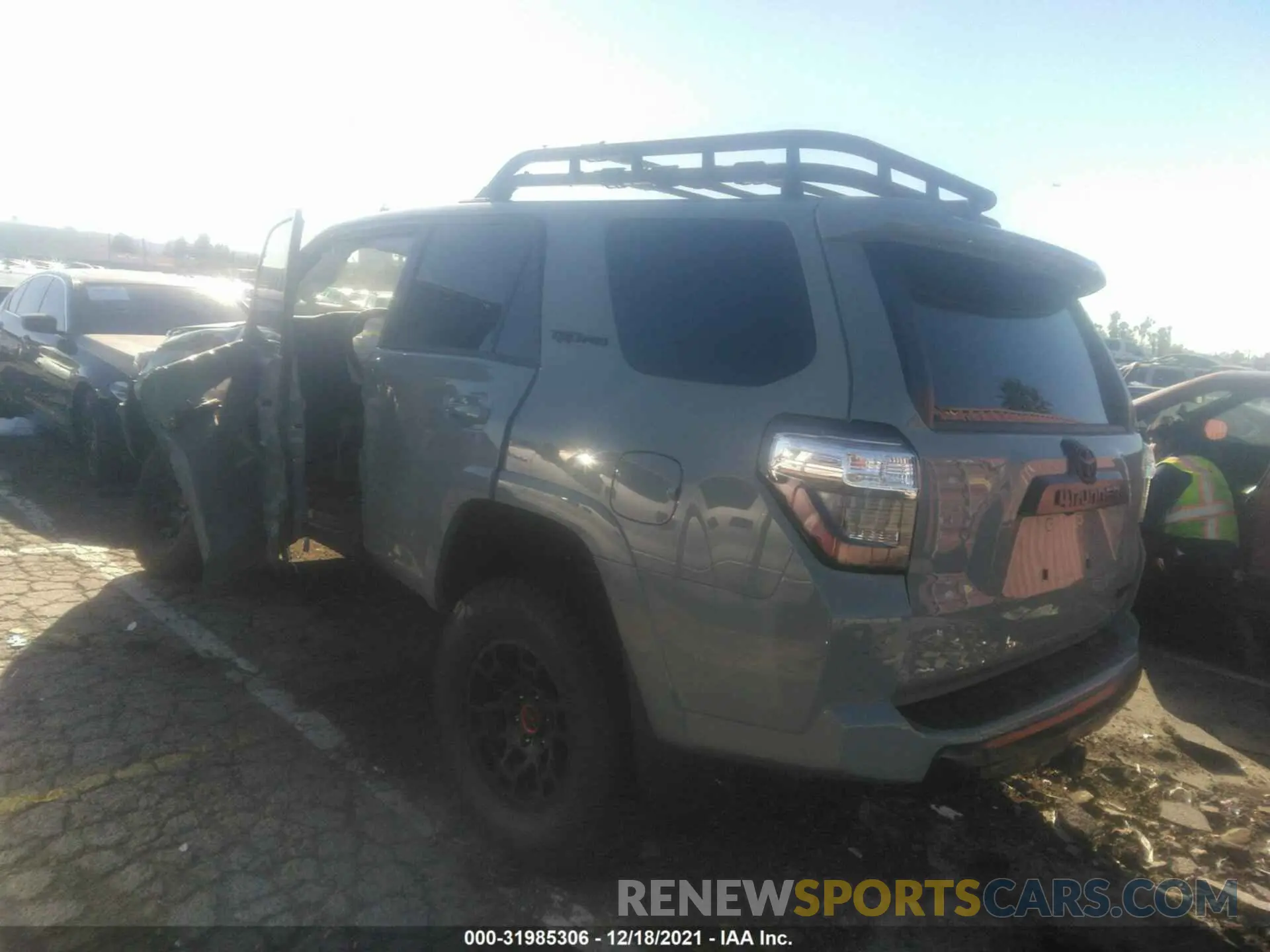 3 fotografías del automóvil dañado JTELU5JR6M5931330 TOYOTA 4RUNNER 2021