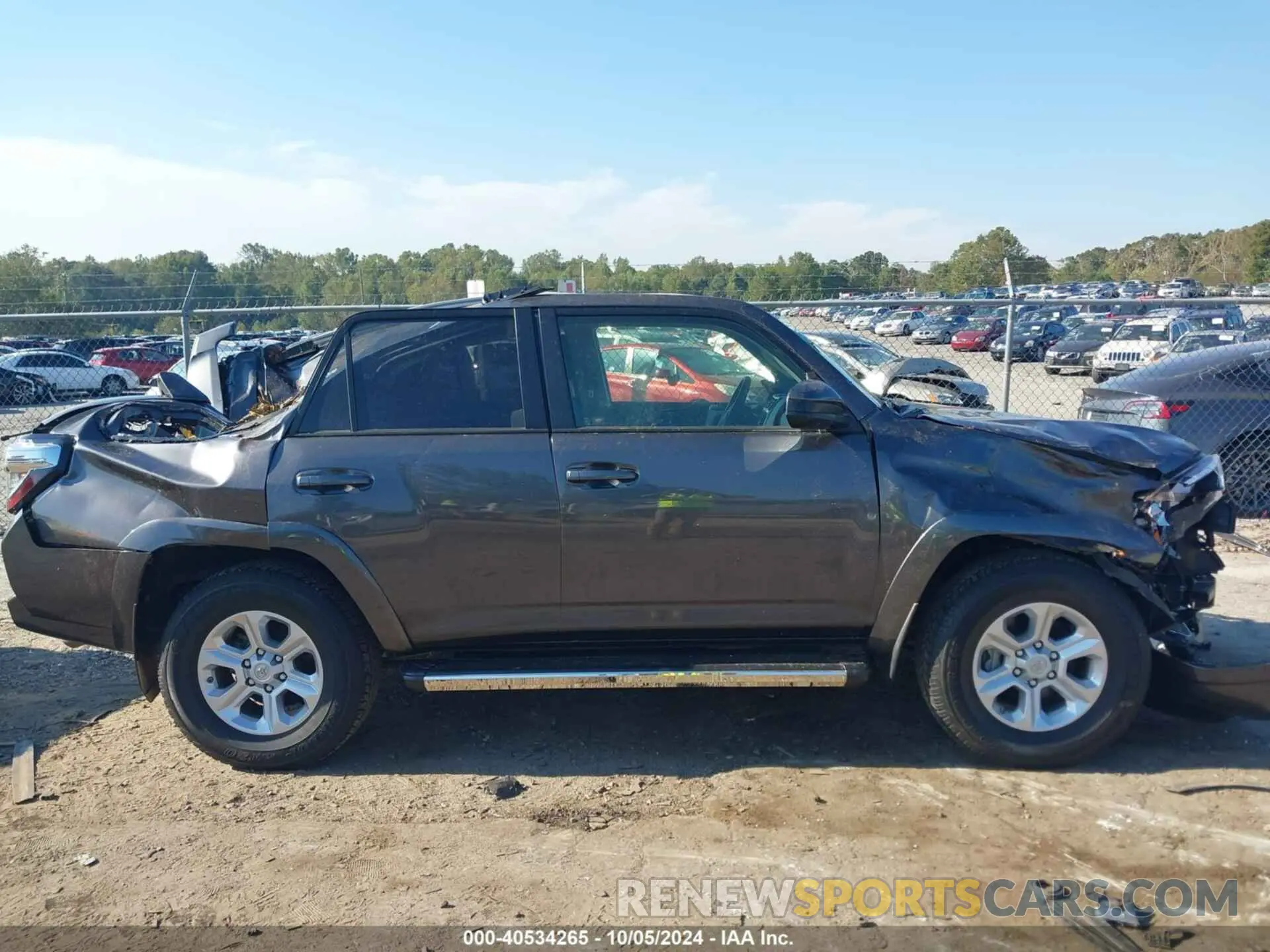 14 fotografías del automóvil dañado JTEMU5JR0M5874062 TOYOTA 4RUNNER 2021