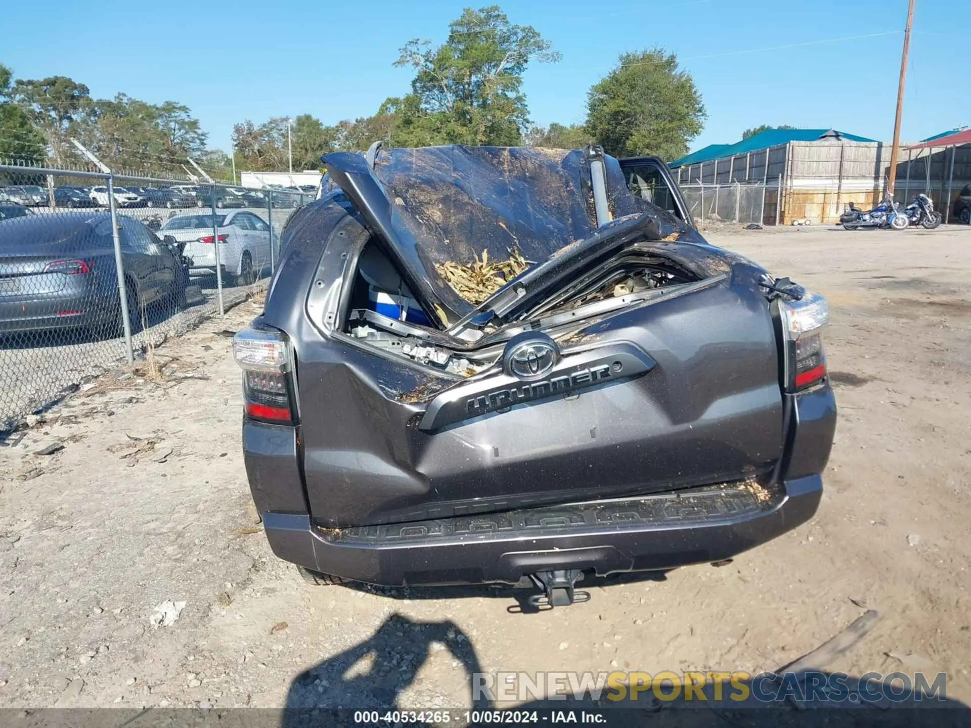 17 fotografías del automóvil dañado JTEMU5JR0M5874062 TOYOTA 4RUNNER 2021