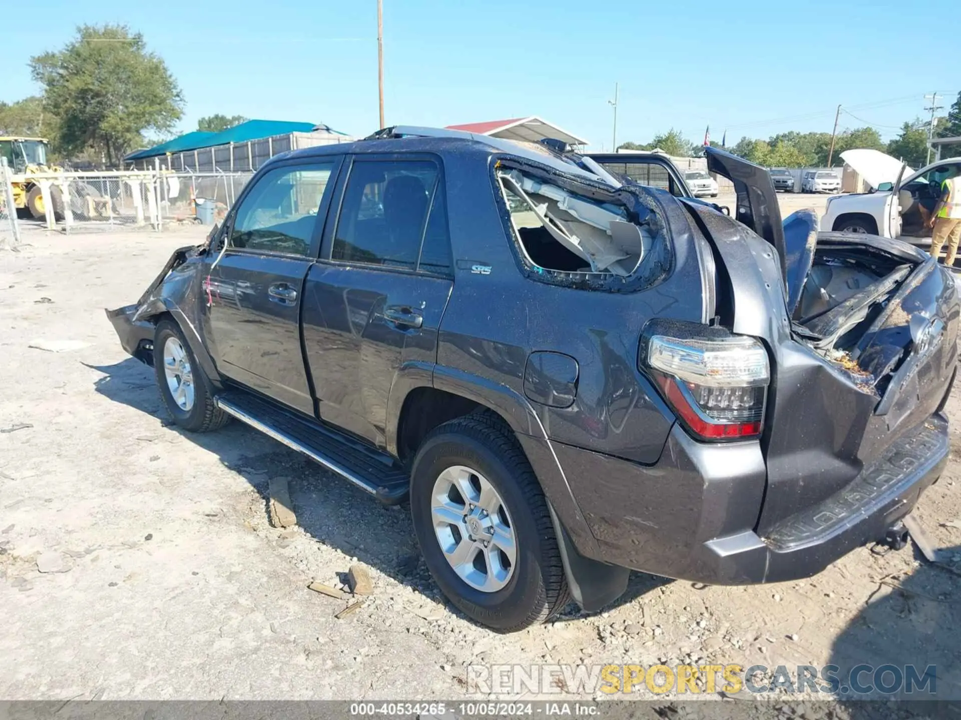 3 fotografías del automóvil dañado JTEMU5JR0M5874062 TOYOTA 4RUNNER 2021