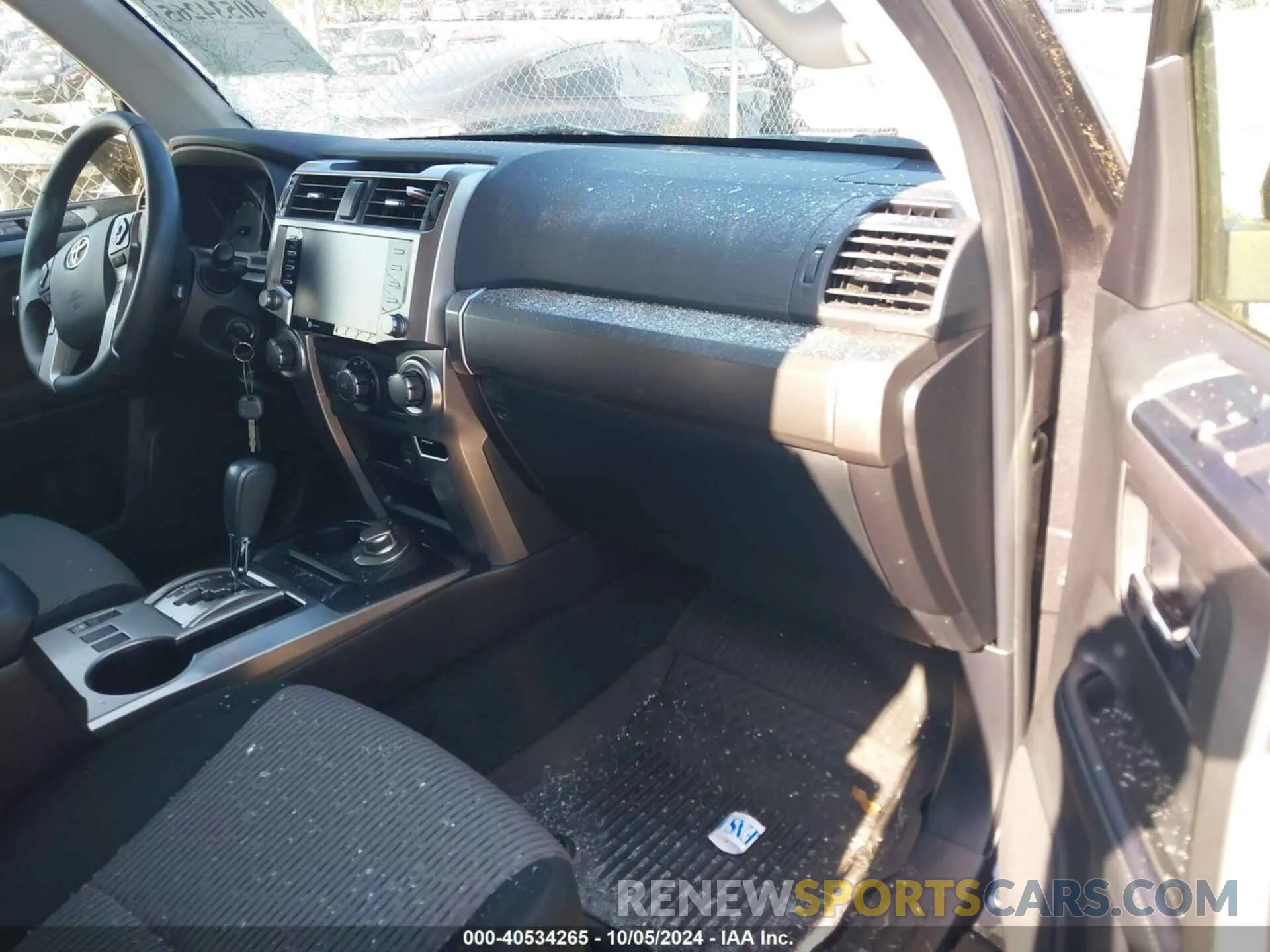 5 fotografías del automóvil dañado JTEMU5JR0M5874062 TOYOTA 4RUNNER 2021