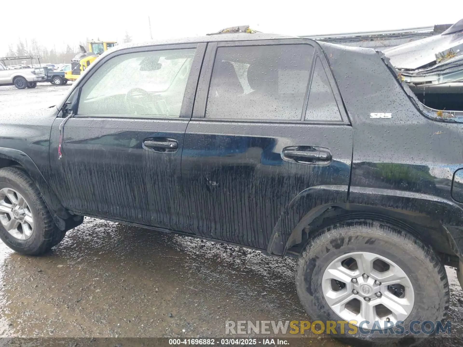 14 fotografías del automóvil dañado JTEMU5JR0M5907013 TOYOTA 4RUNNER 2021